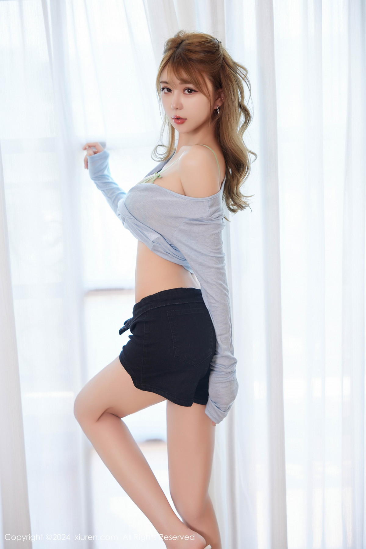 [XiuRen]高清写真图 2024.09.13 No.9155 Zoe柚柚 美臀性感