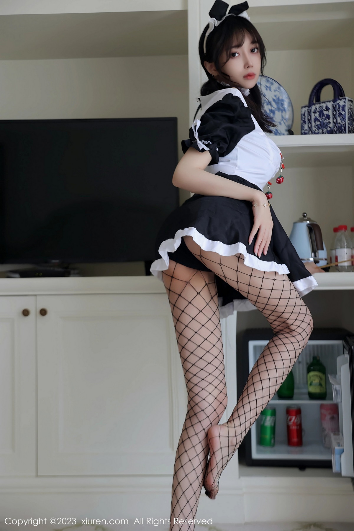 [XiuRen]高清写真图 2023.08.11 No.7217 玥儿玥er 女仆服美腿