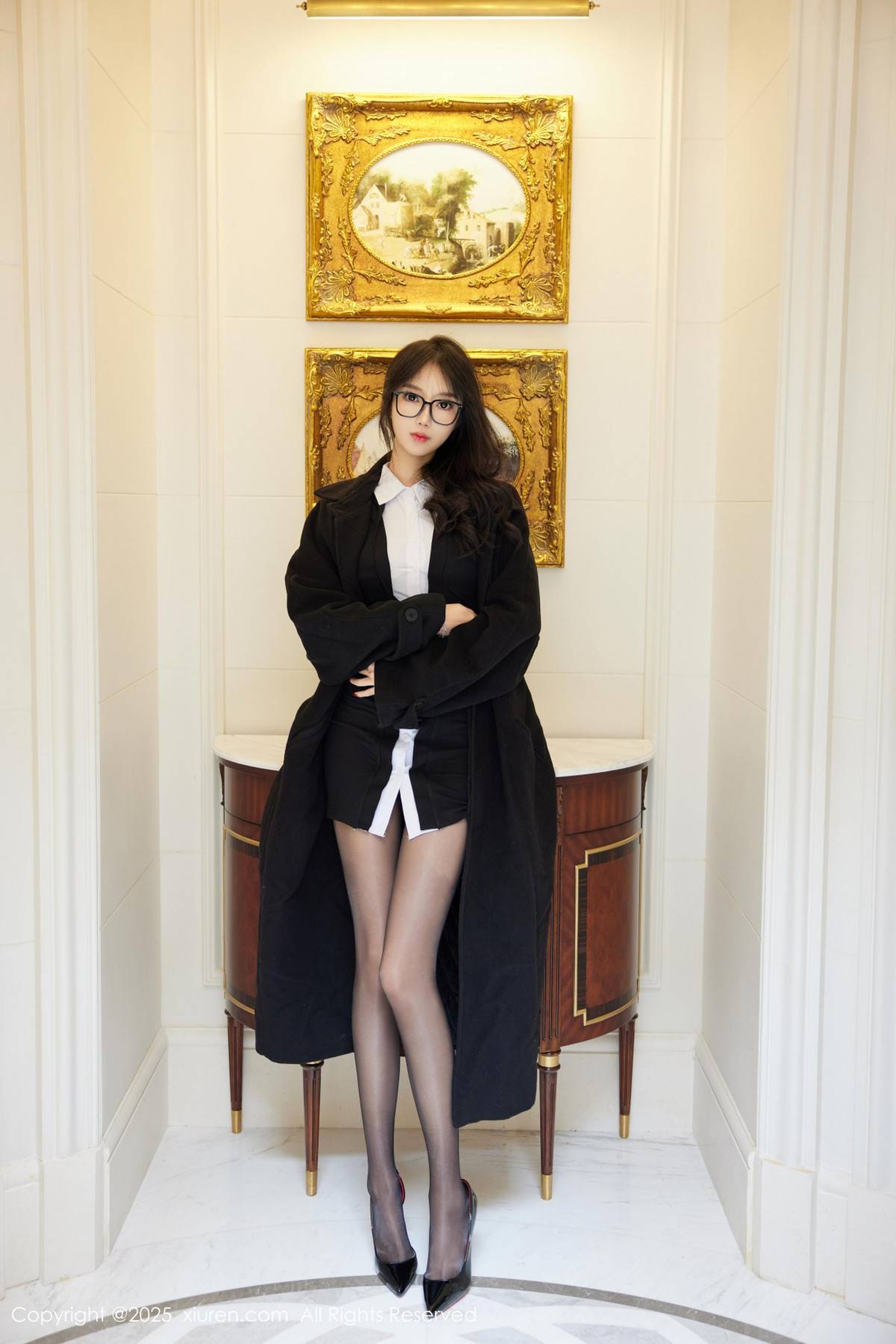 [XiuRen]高清写真图 2025.02.24 No.9926 玥儿玥er 黑丝美腿