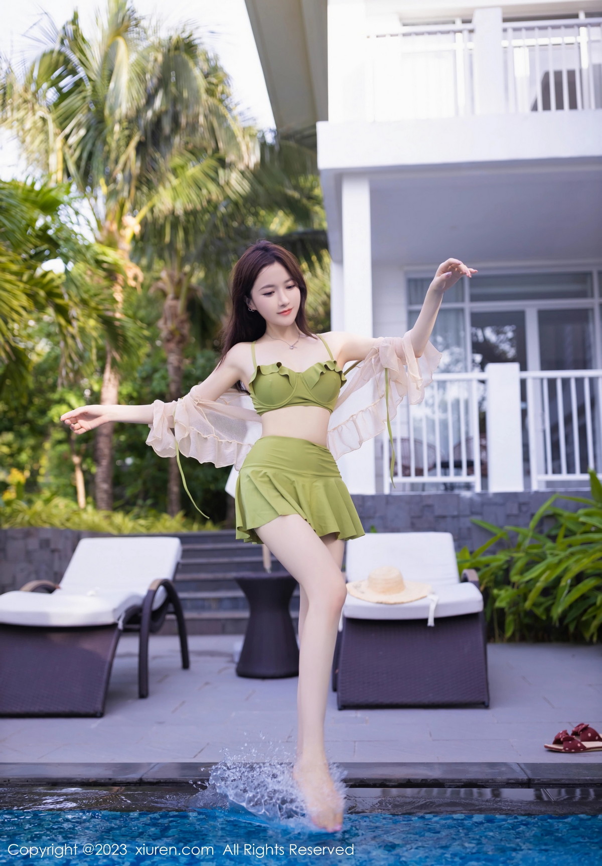 [XiuRen]高清写真图 2023.08.04 No.7189 鱼子酱Fish 户外美腿