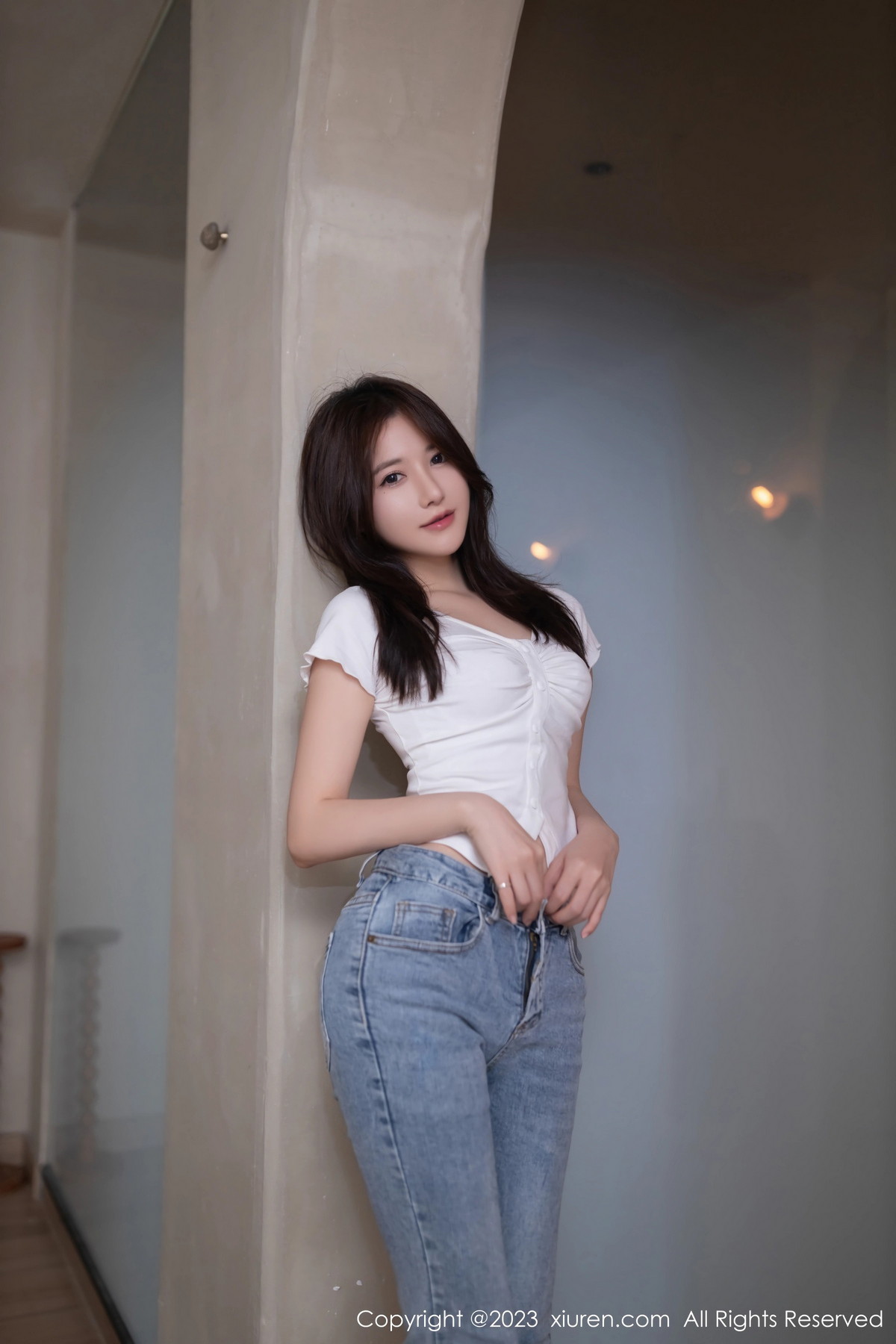 [XiuRen]高清写真图 2023.08.18 No.7254 鱼子酱Fish 牛仔裤美腿