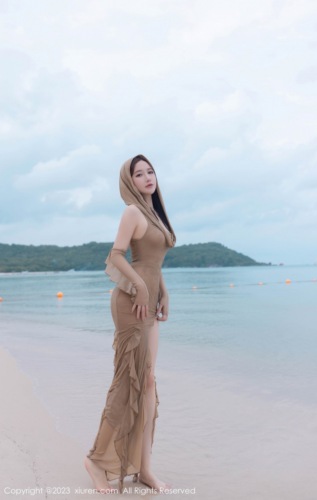 [XiuRen]高清写真图 2023.08.25 No.7288 鱼子酱Fish 沙滩美腿