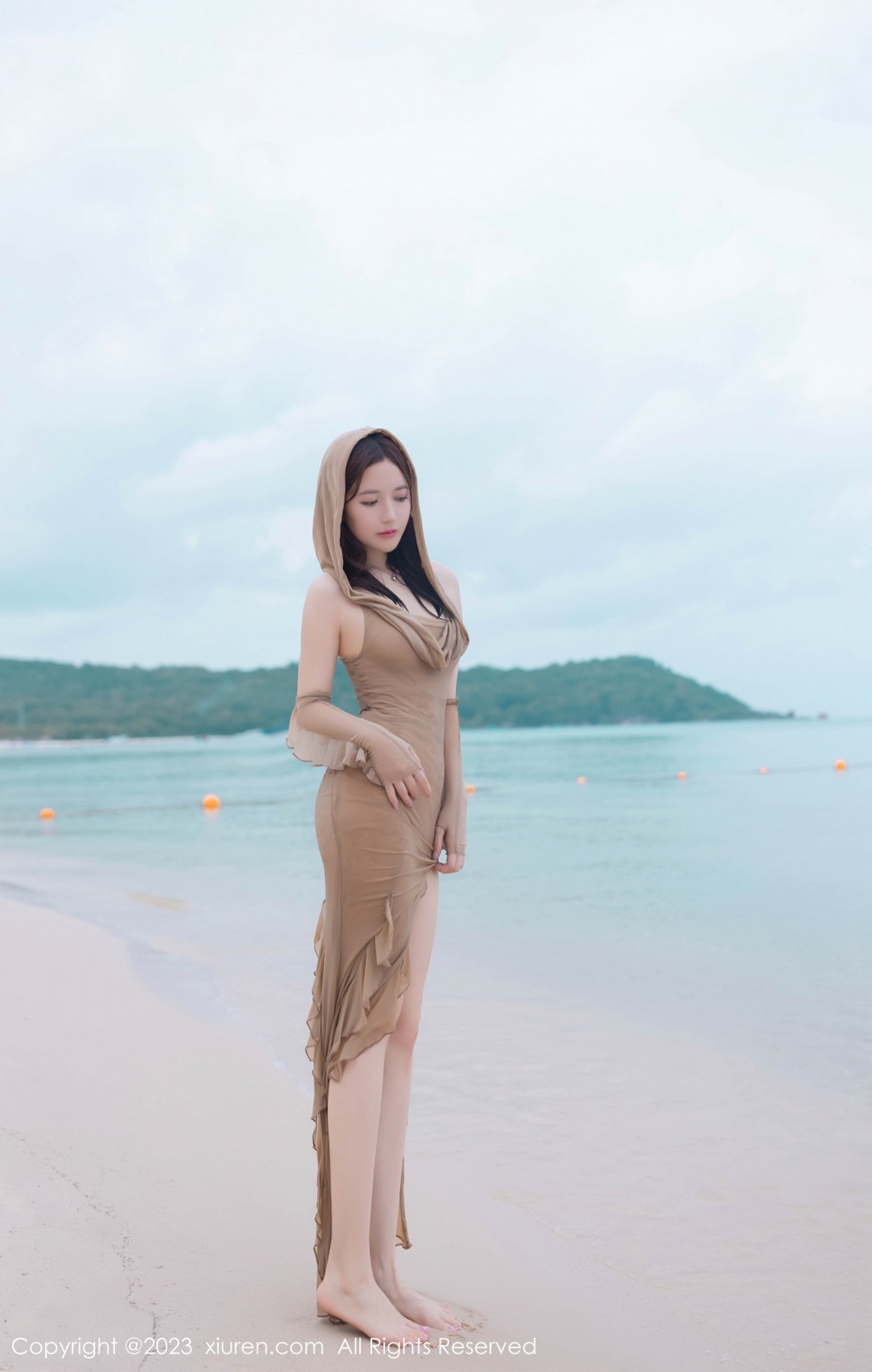 [XiuRen]高清写真图 2023.08.25 No.7288 鱼子酱Fish 沙滩美腿