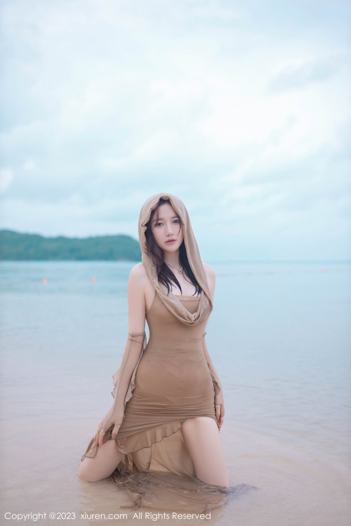 [XiuRen]高清写真图 2023.08.25 No.7288 鱼子酱Fish 沙滩美腿