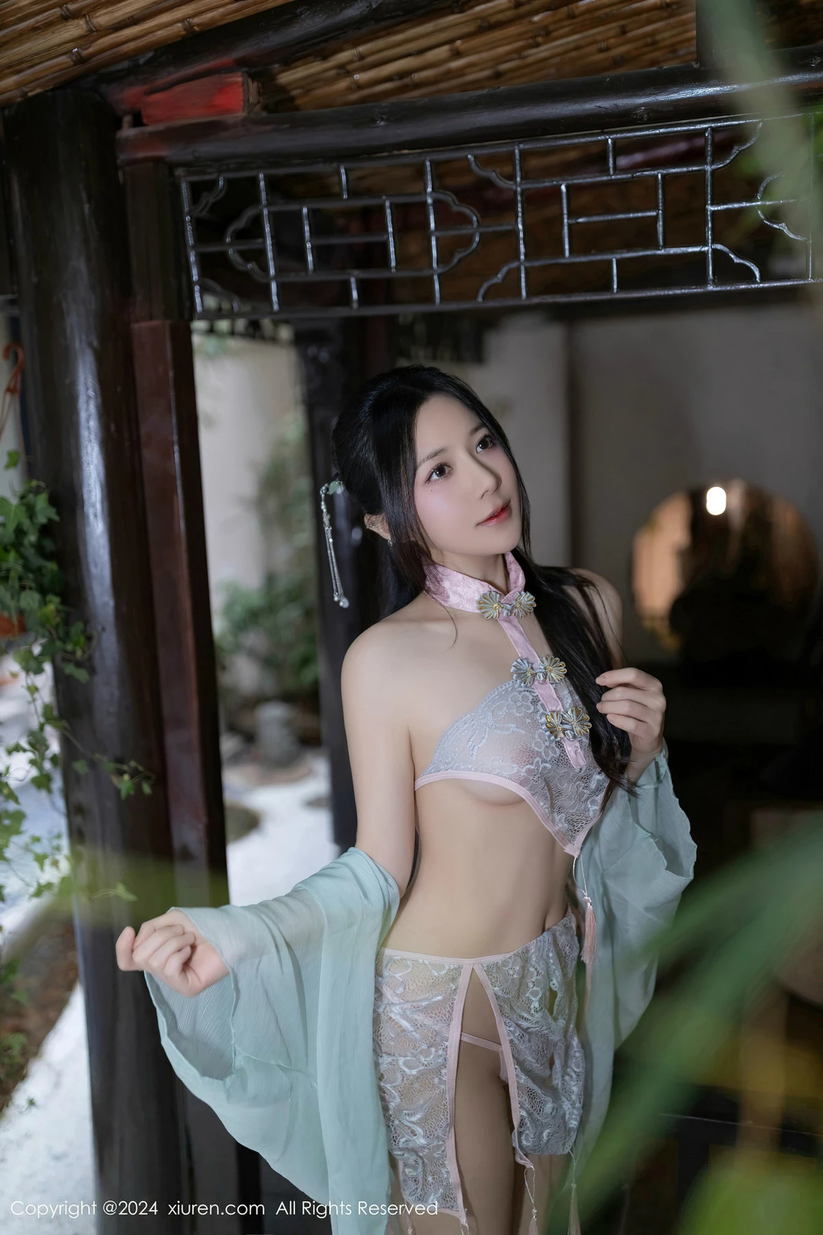 [XiuRen]高清写真图 2024.04.19 No.8428 鱼子酱Fish 美腿性感