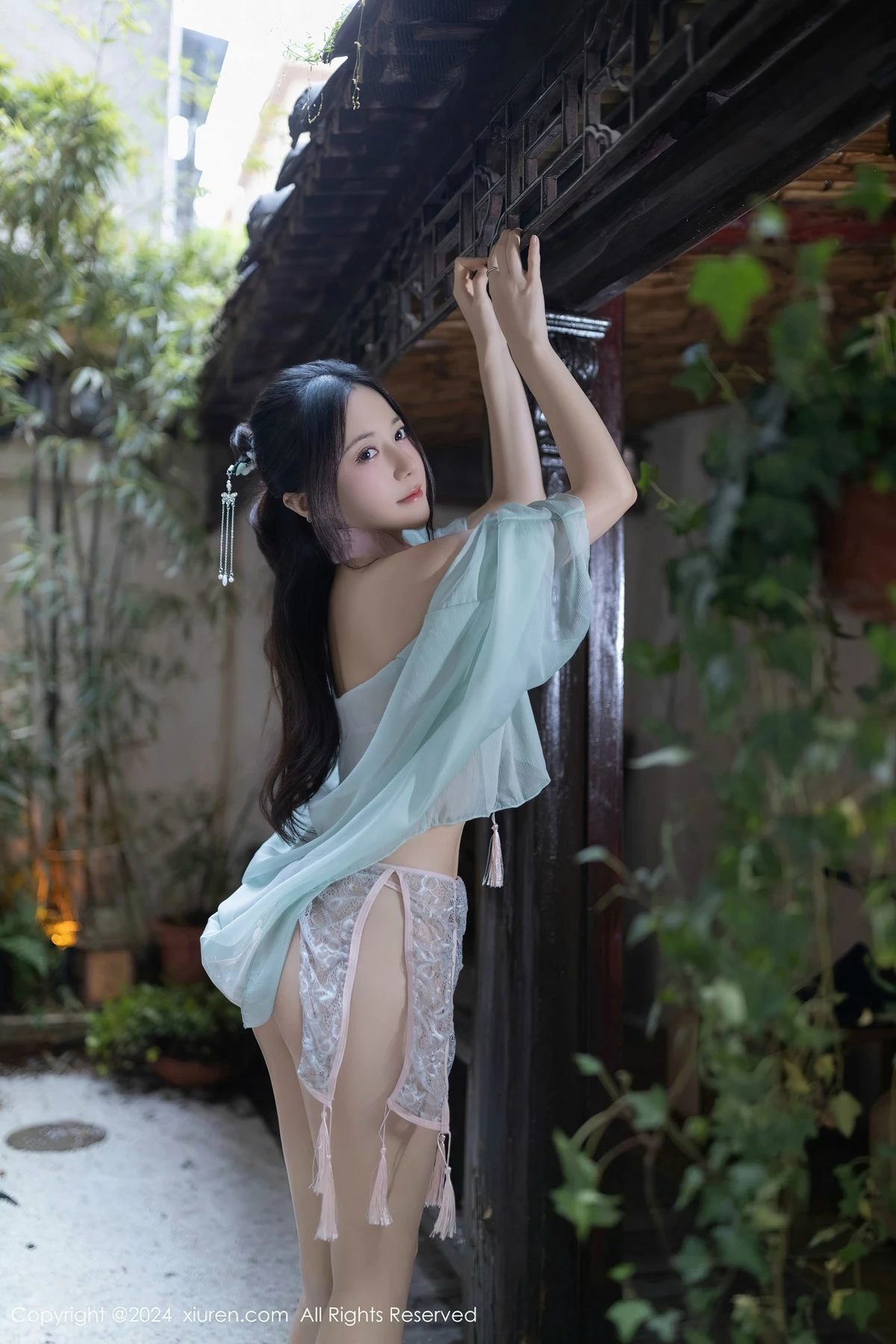 [XiuRen]高清写真图 2024.04.19 No.8428 鱼子酱Fish 美腿性感