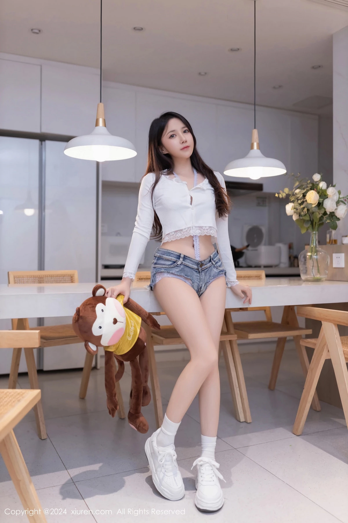 [XiuRen]高清写真图 2024.05.31 No.8639 鱼子酱Fish 美腿性感