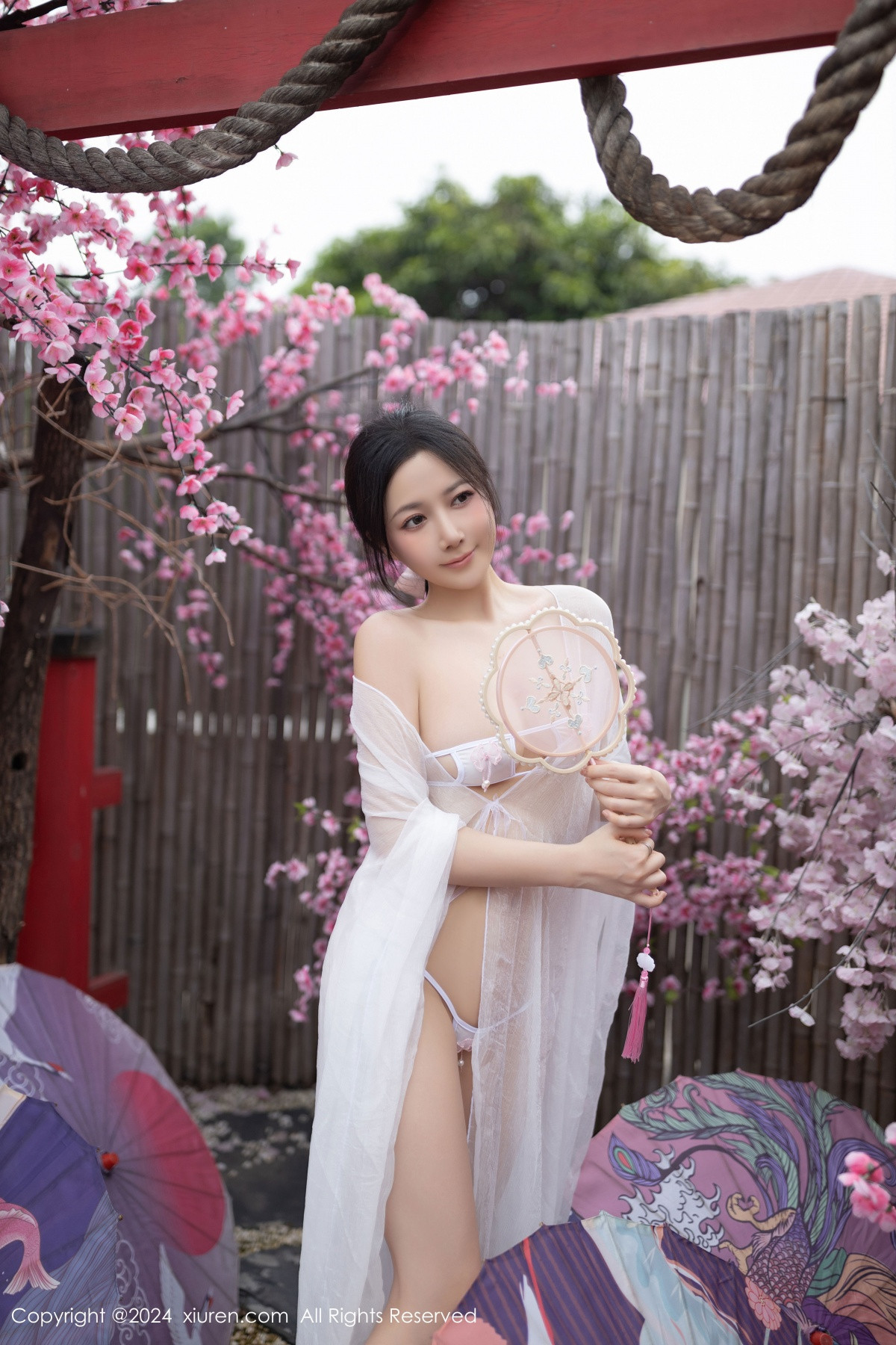 [XiuRen]高清写真图 2024.07.26 No.8927 鱼子酱Fish 美腿性感