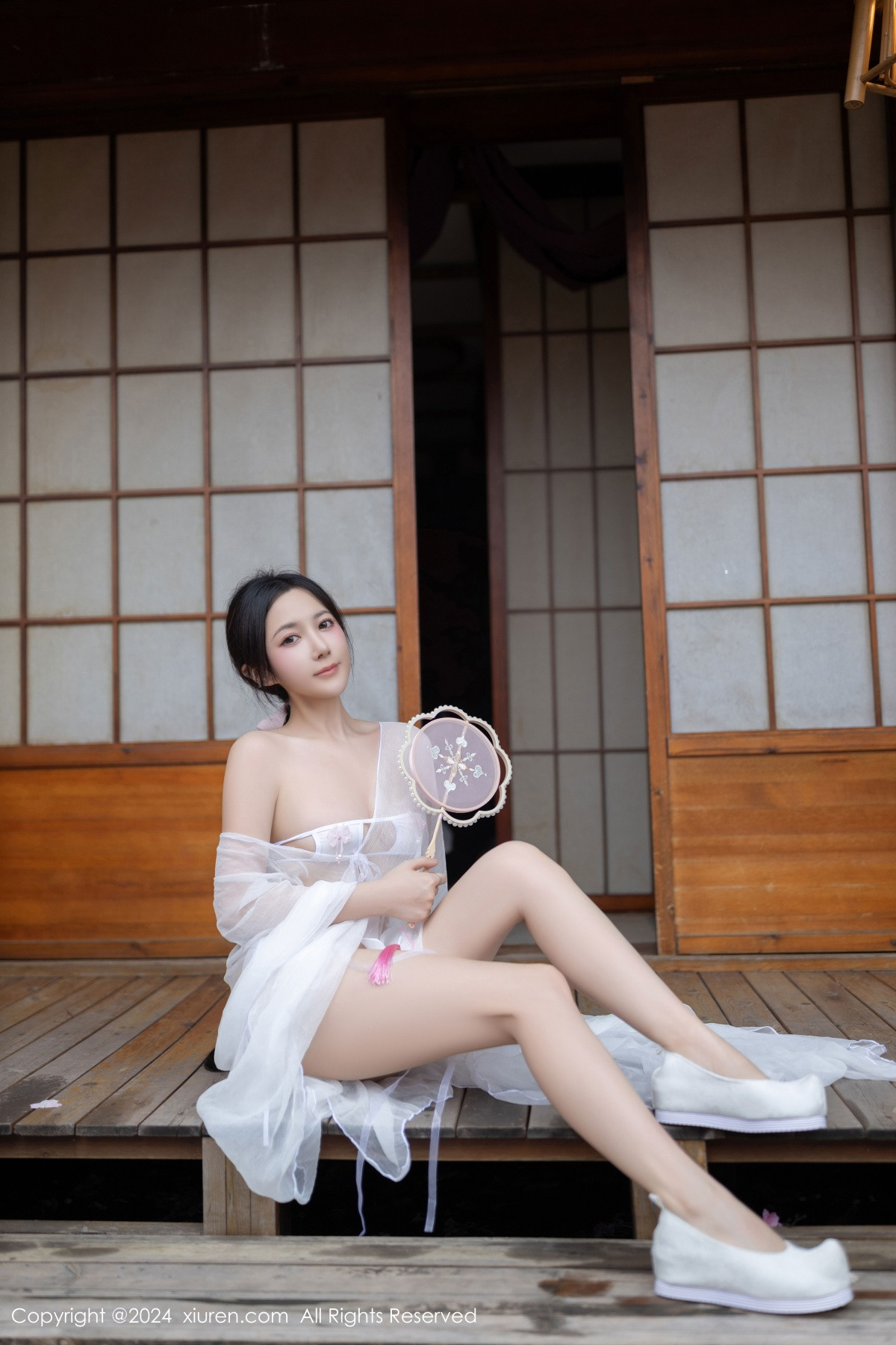 [XiuRen]高清写真图 2024.07.26 No.8927 鱼子酱Fish 美腿性感