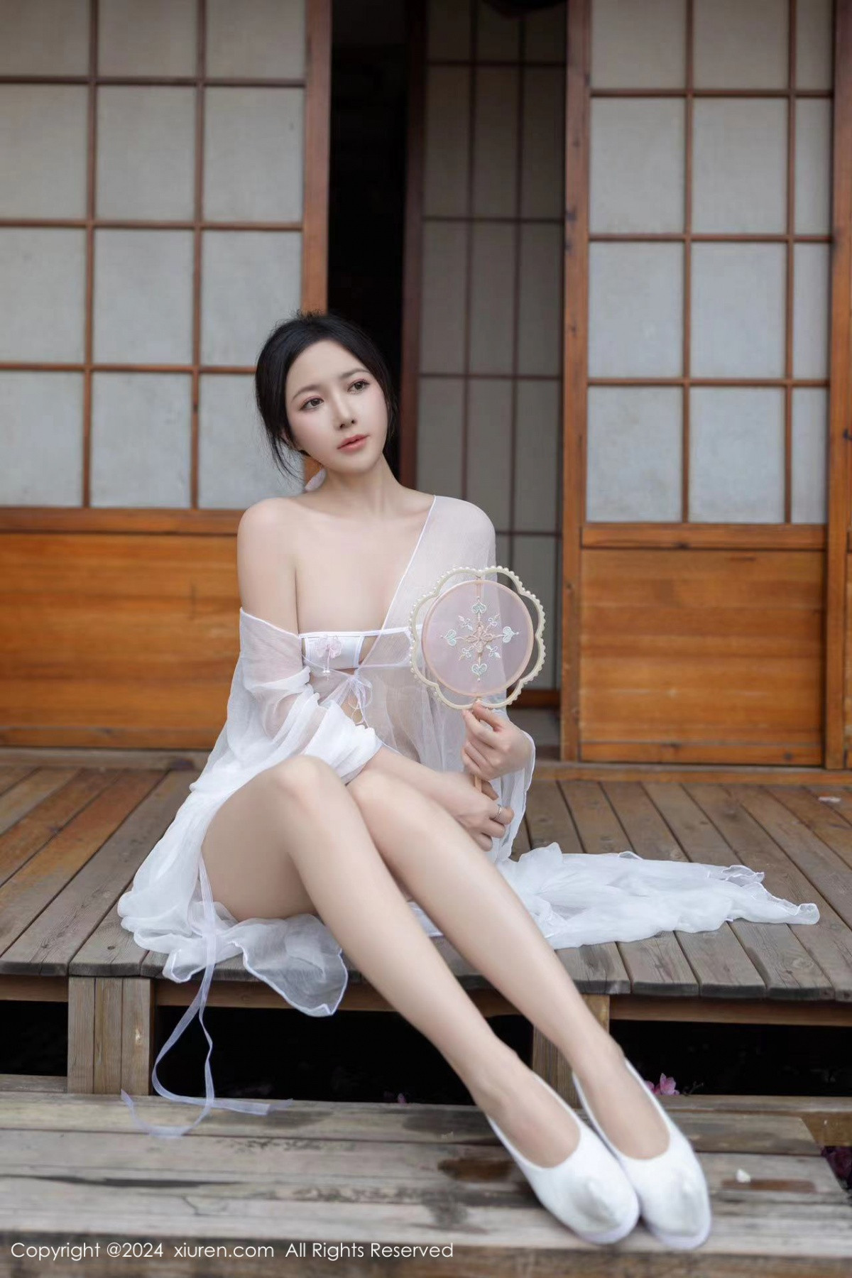 [XiuRen]高清写真图 2024.07.26 No.8927 鱼子酱Fish 美腿性感