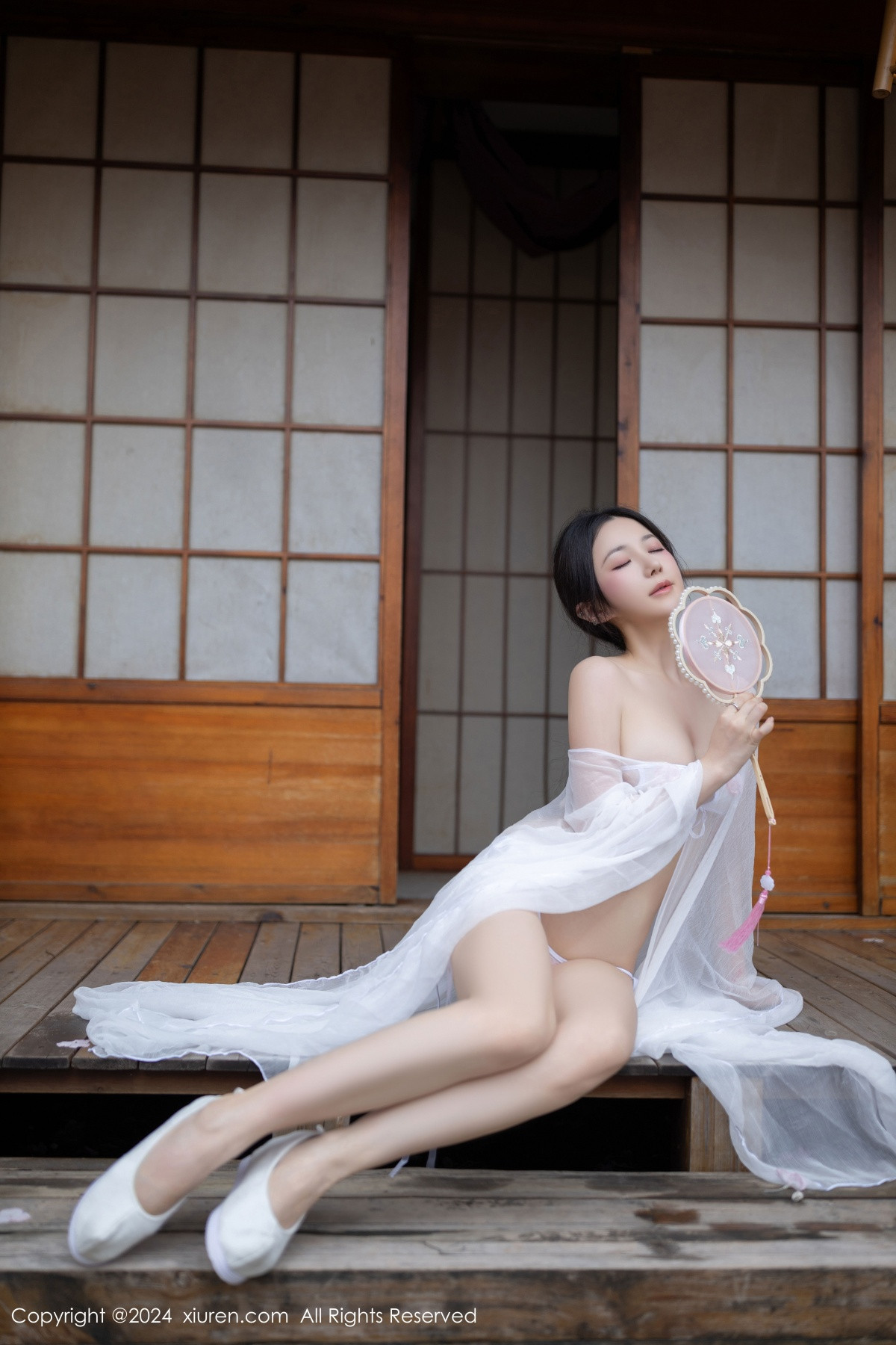 [XiuRen]高清写真图 2024.07.26 No.8927 鱼子酱Fish 美腿性感