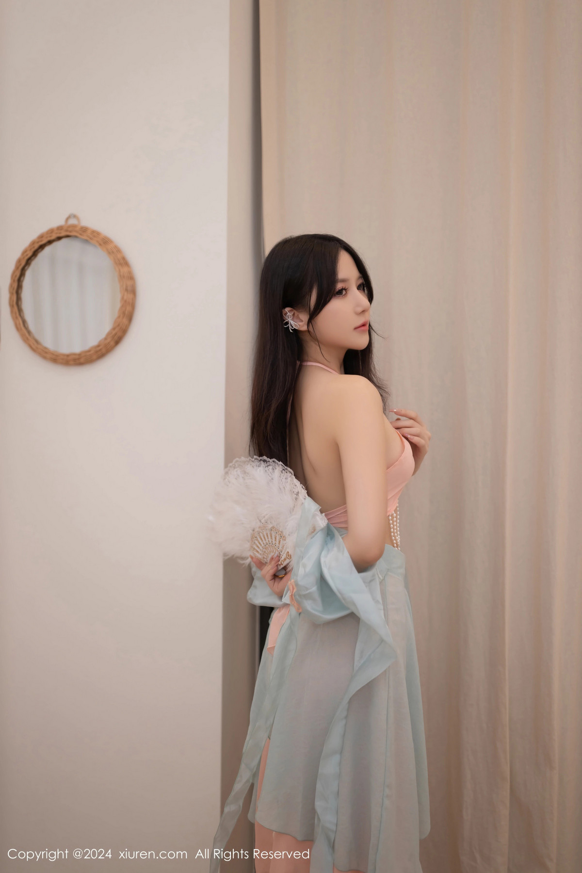 [XiuRen]高清写真图 2024.08.30 No.9093 鱼子酱Fish 丝袜美腿
