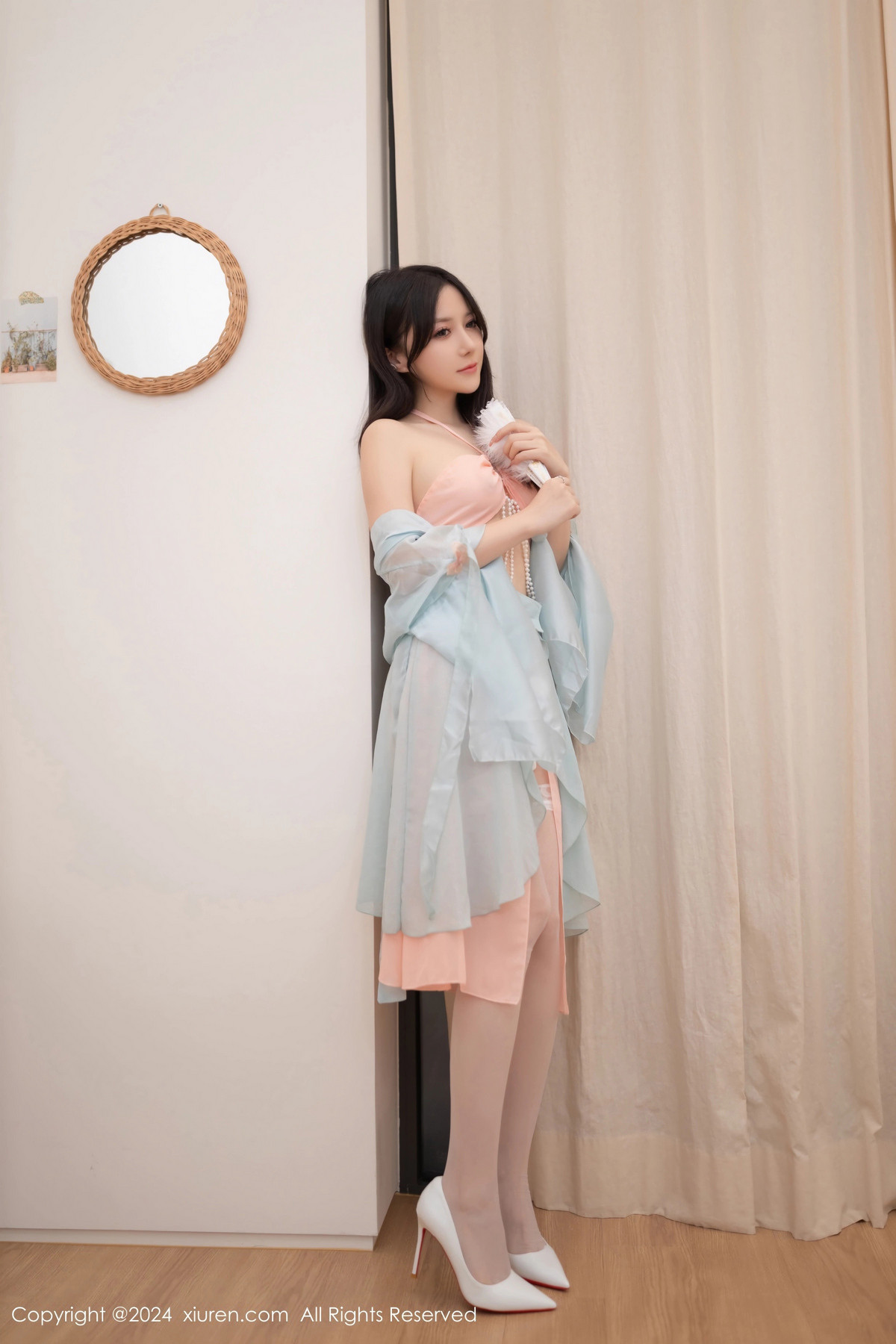 [XiuRen]高清写真图 2024.08.30 No.9093 鱼子酱Fish 丝袜美腿