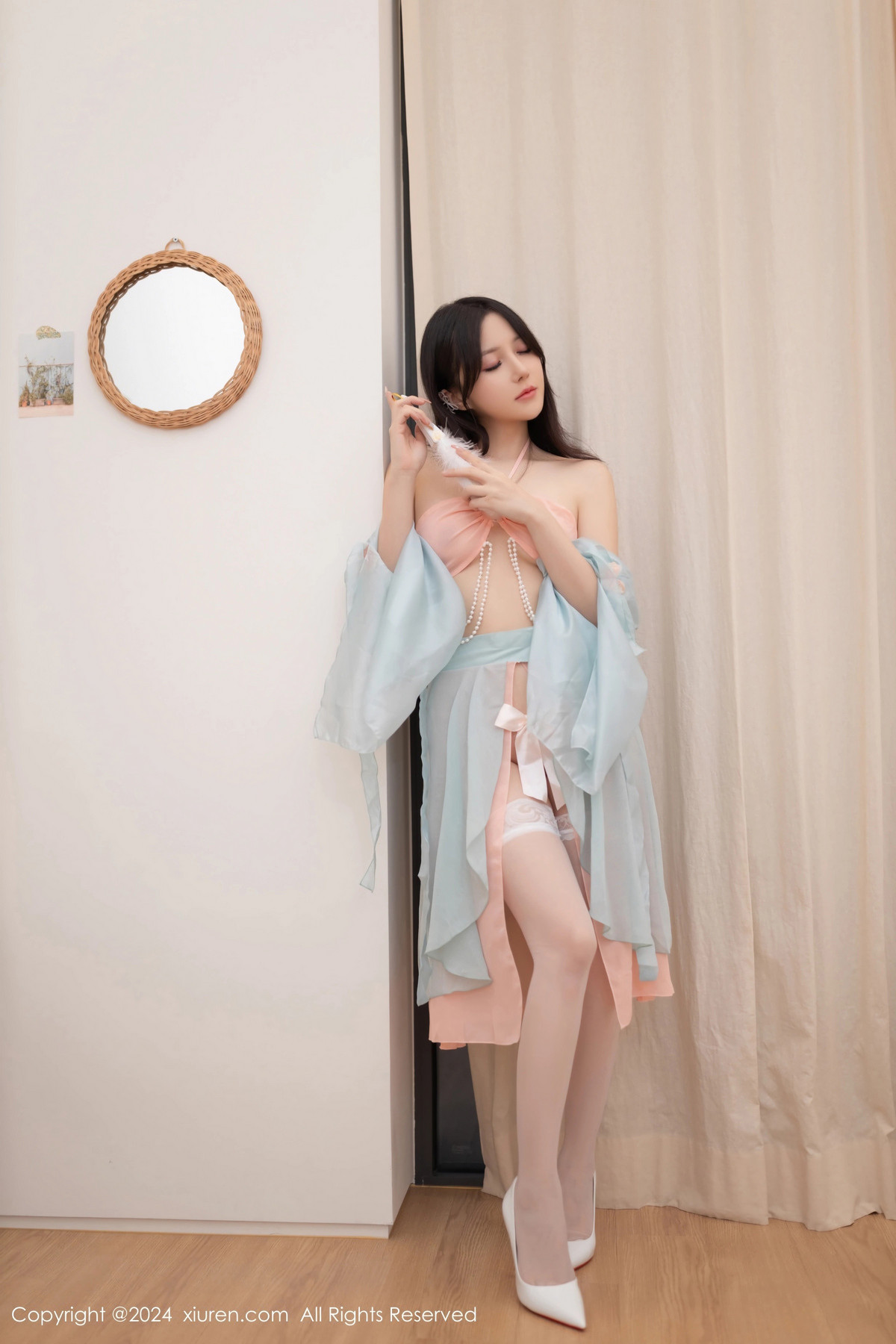 [XiuRen]高清写真图 2024.08.30 No.9093 鱼子酱Fish 丝袜美腿