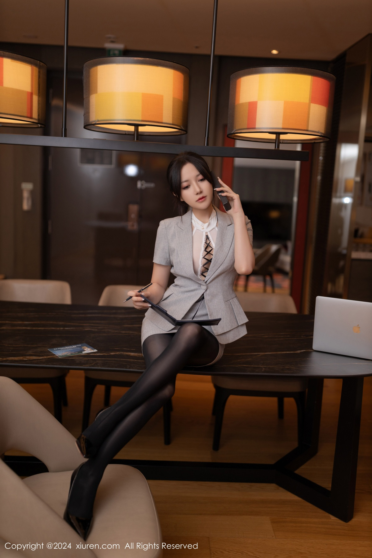 [XiuRen]高清写真图 2024.09.20 No.9189 鱼子酱Fish 黑丝美腿