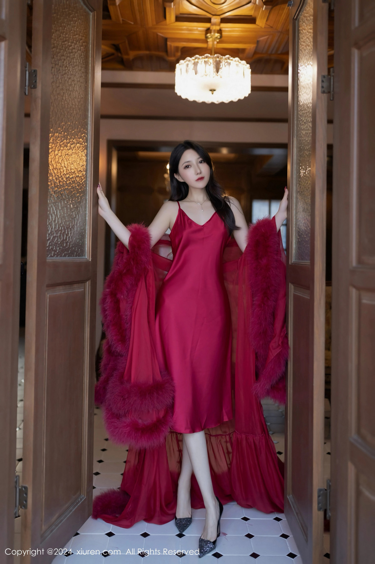 [XiuRen]高清写真图 2024.11.08 No.9422 鱼子酱Fish 美腿性感