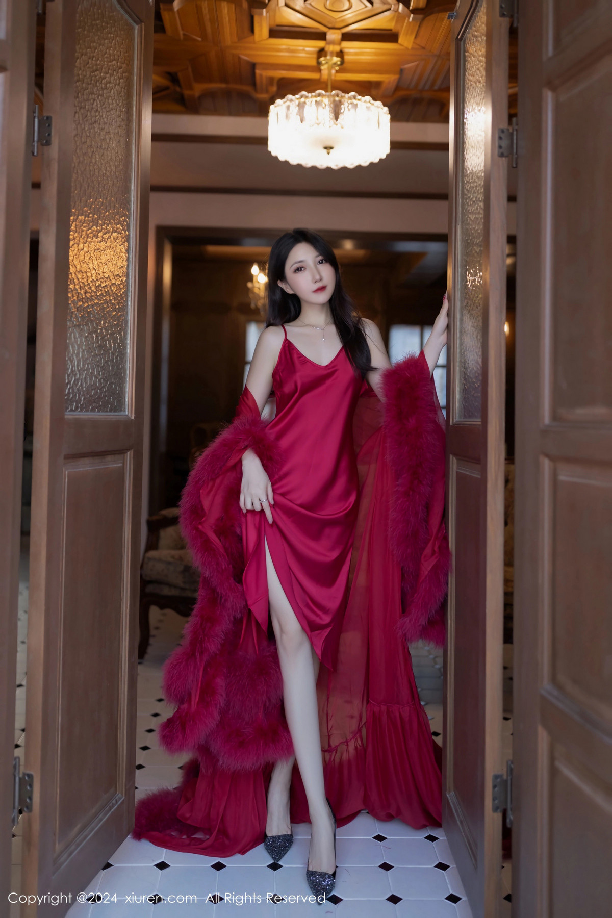 [XiuRen]高清写真图 2024.11.08 No.9422 鱼子酱Fish 美腿性感
