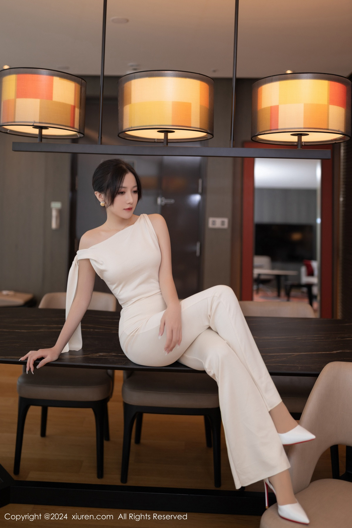[XiuRen]高清写真图 2024.11.15 No.9457 鱼子酱Fish 丝袜美腿