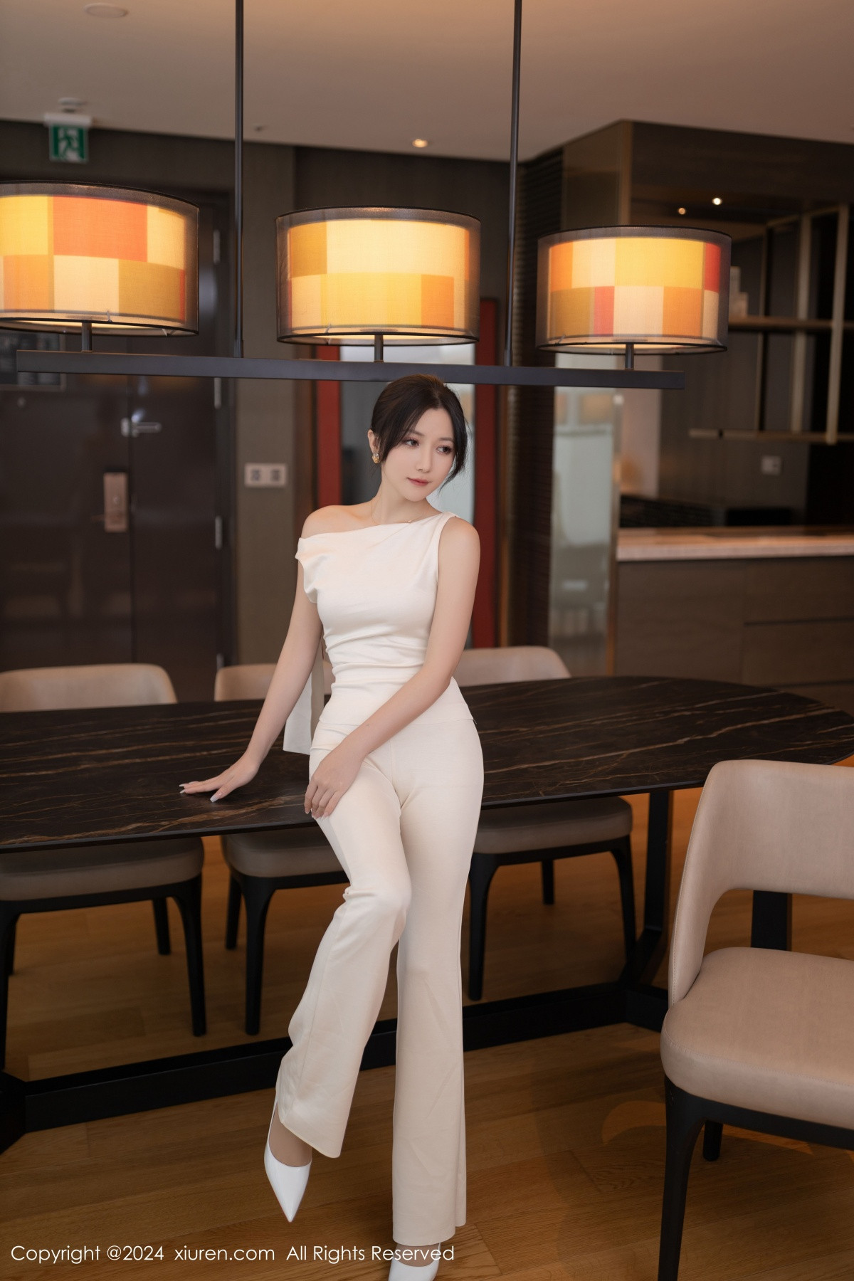 [XiuRen]高清写真图 2024.11.15 No.9457 鱼子酱Fish 丝袜美腿