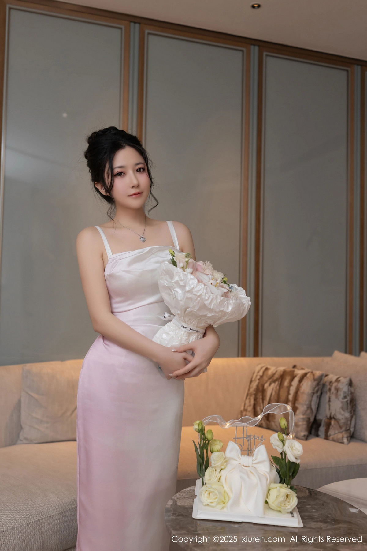 [XiuRen]高清写真图 2025.02.19 No.9907 鱼子酱Fish 丝袜美腿
