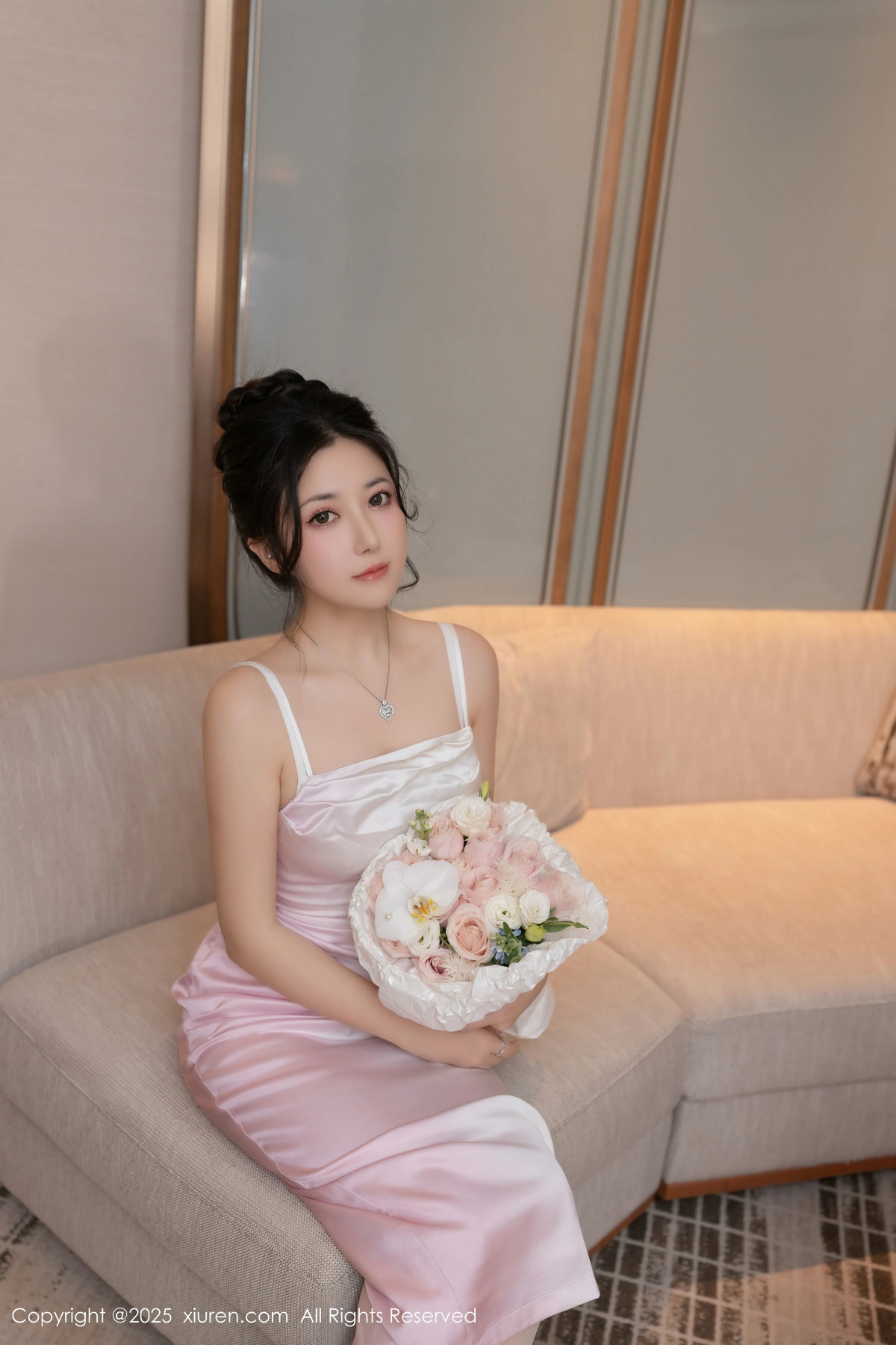 [XiuRen]高清写真图 2025.02.19 No.9907 鱼子酱Fish 丝袜美腿