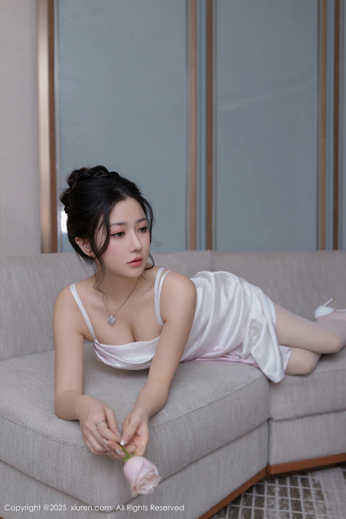 [XiuRen]高清写真图 2025.02.19 No.9907 鱼子酱Fish 丝袜美腿