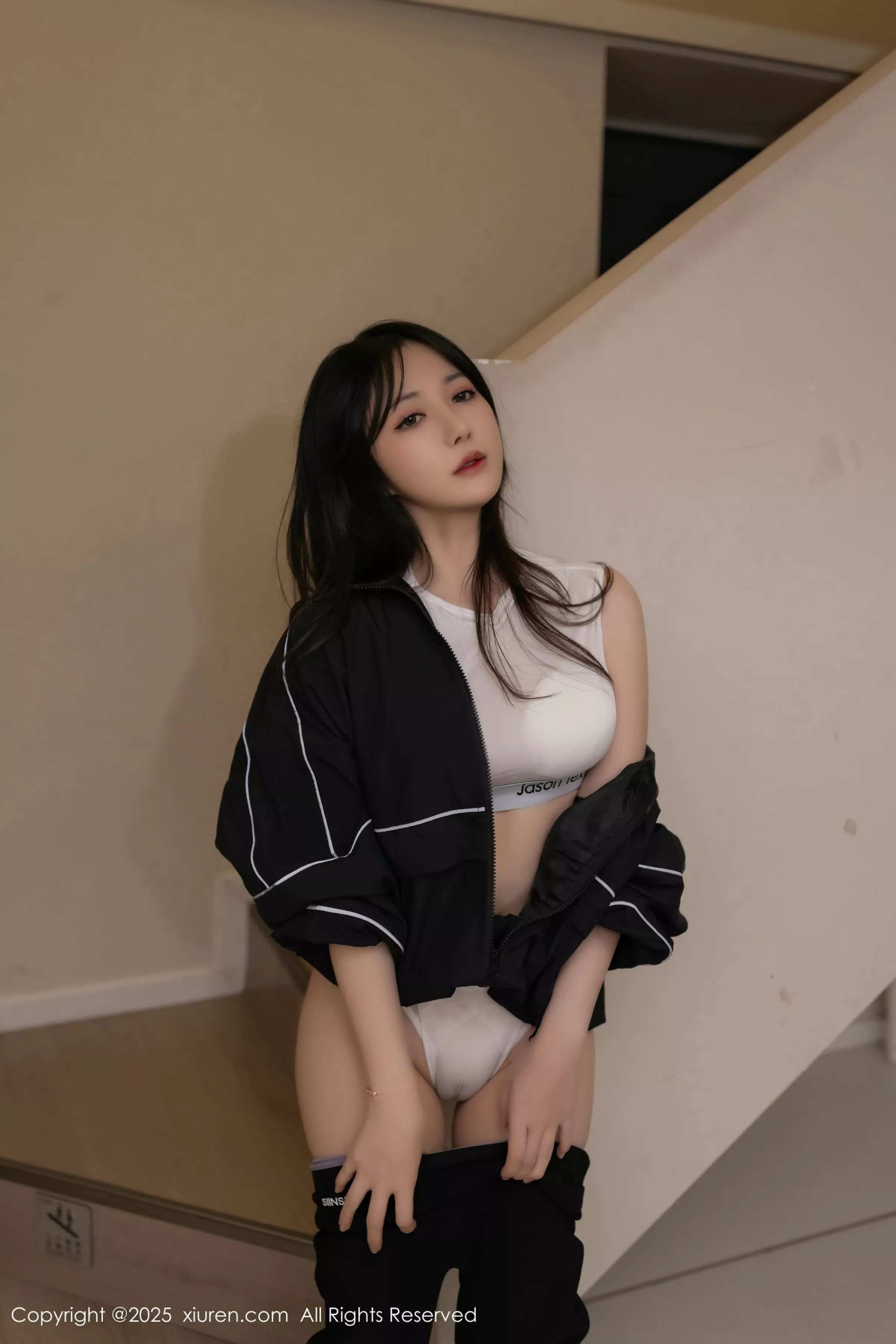 [XiuRen]高清写真图 2025.04.03 No.10112 鱼子酱Fish 白色丝袜