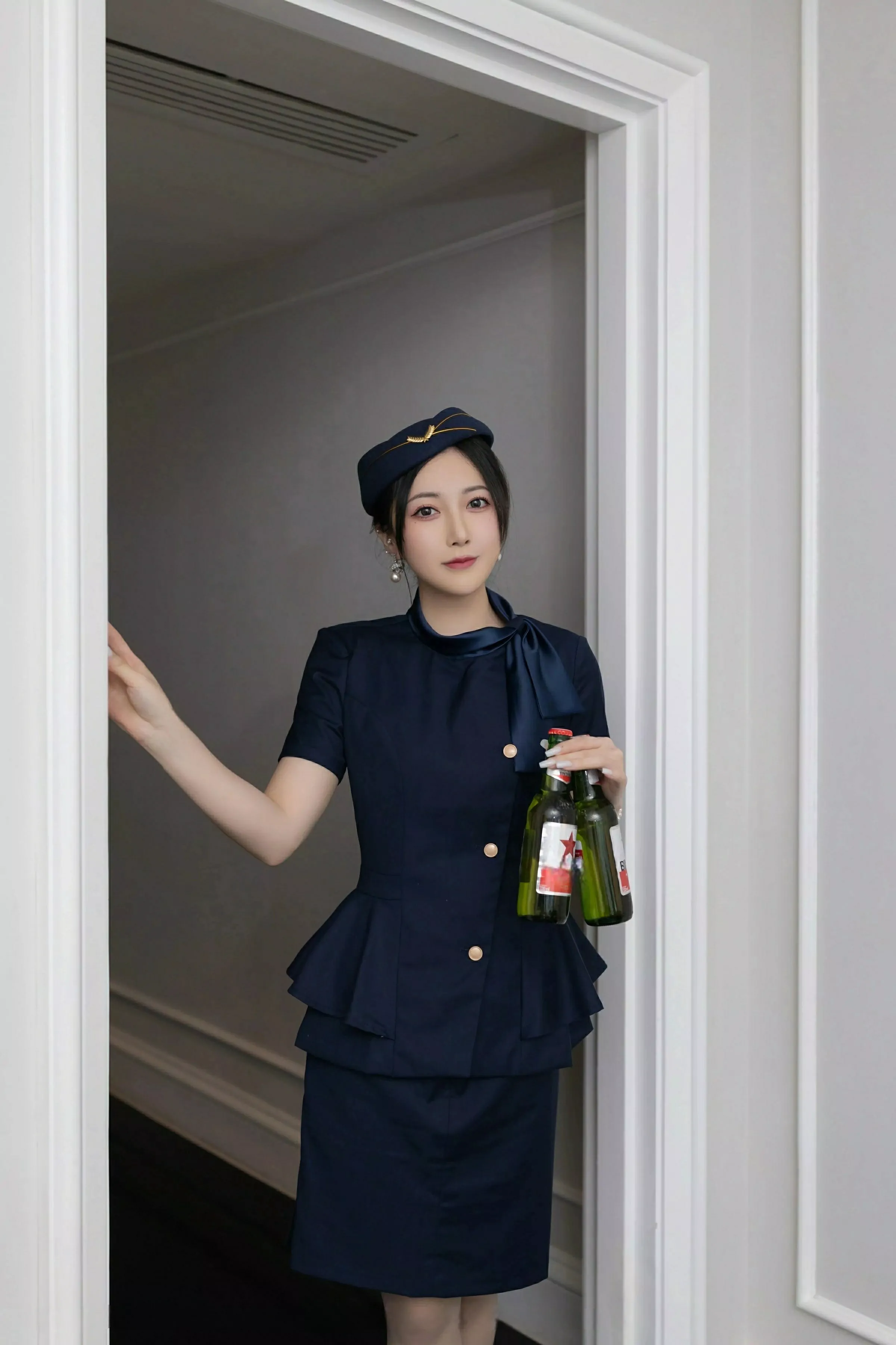 [XiuRen]高清写真图 2025.04.11 No.10142 鱼子酱Fish 空姐制服