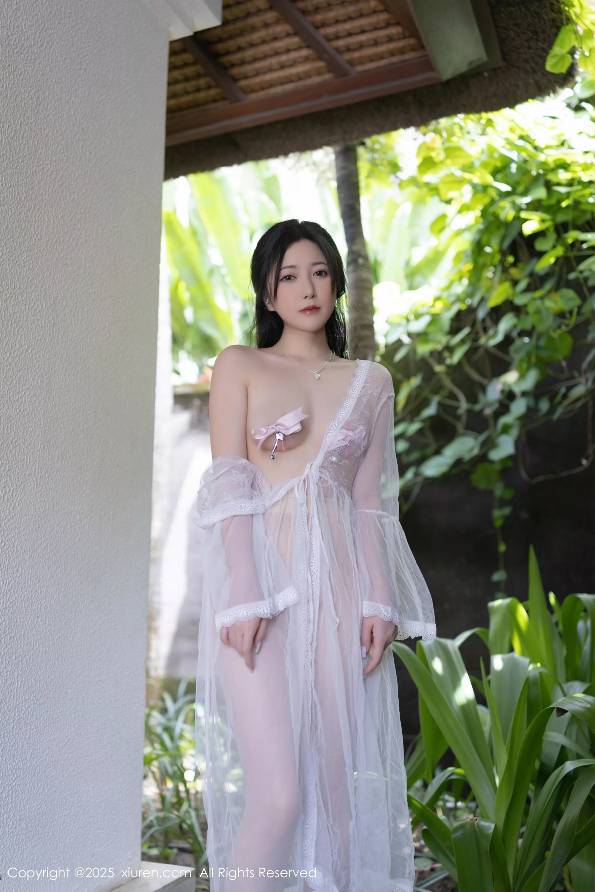 [XiuRen]高清写真图 2025.04.18 No.10173 鱼子酱Fish 轻透连衣裙