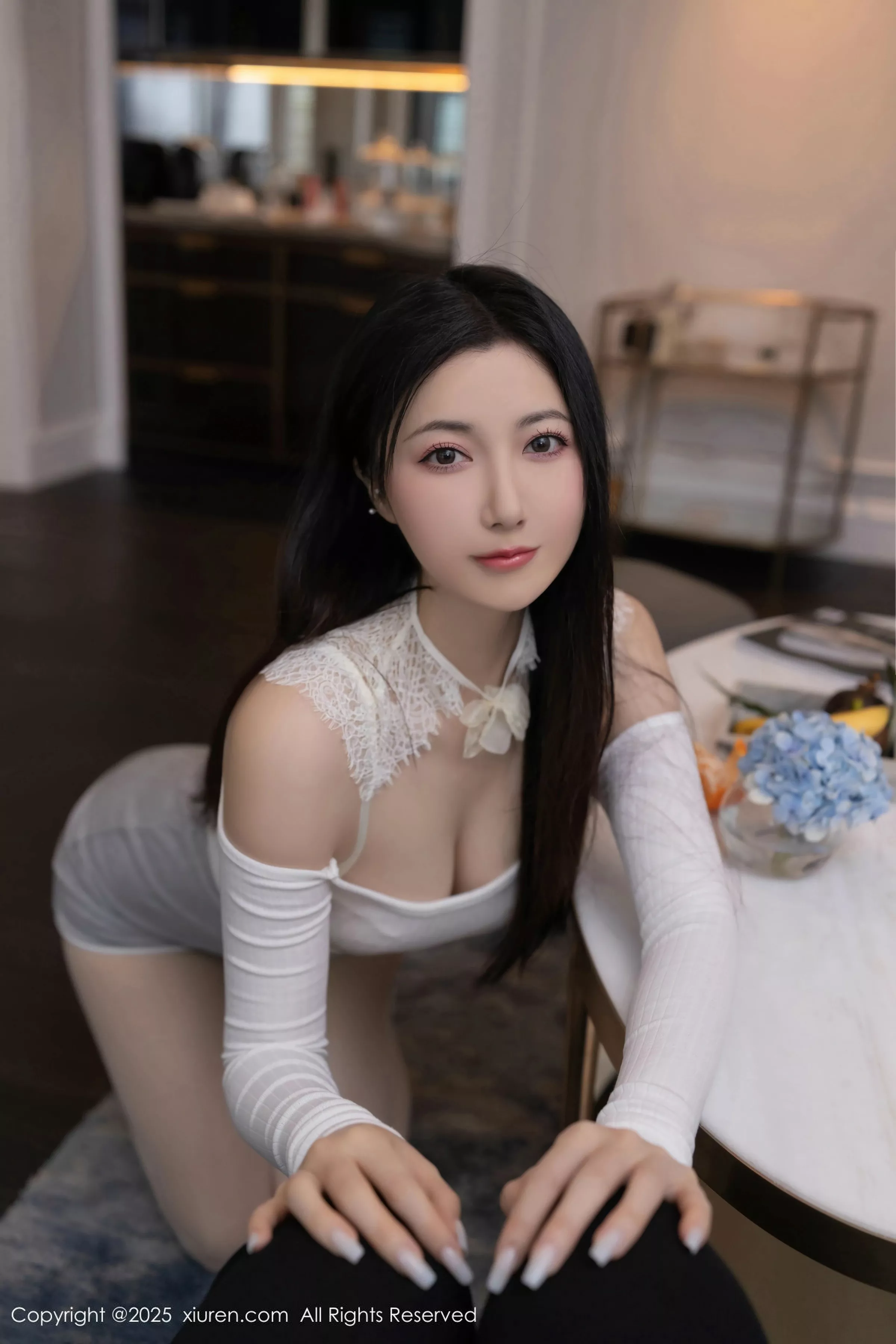 [XiuRen]高清写真图 2025.05.09 No.10261 鱼子酱Fish 白色丝袜