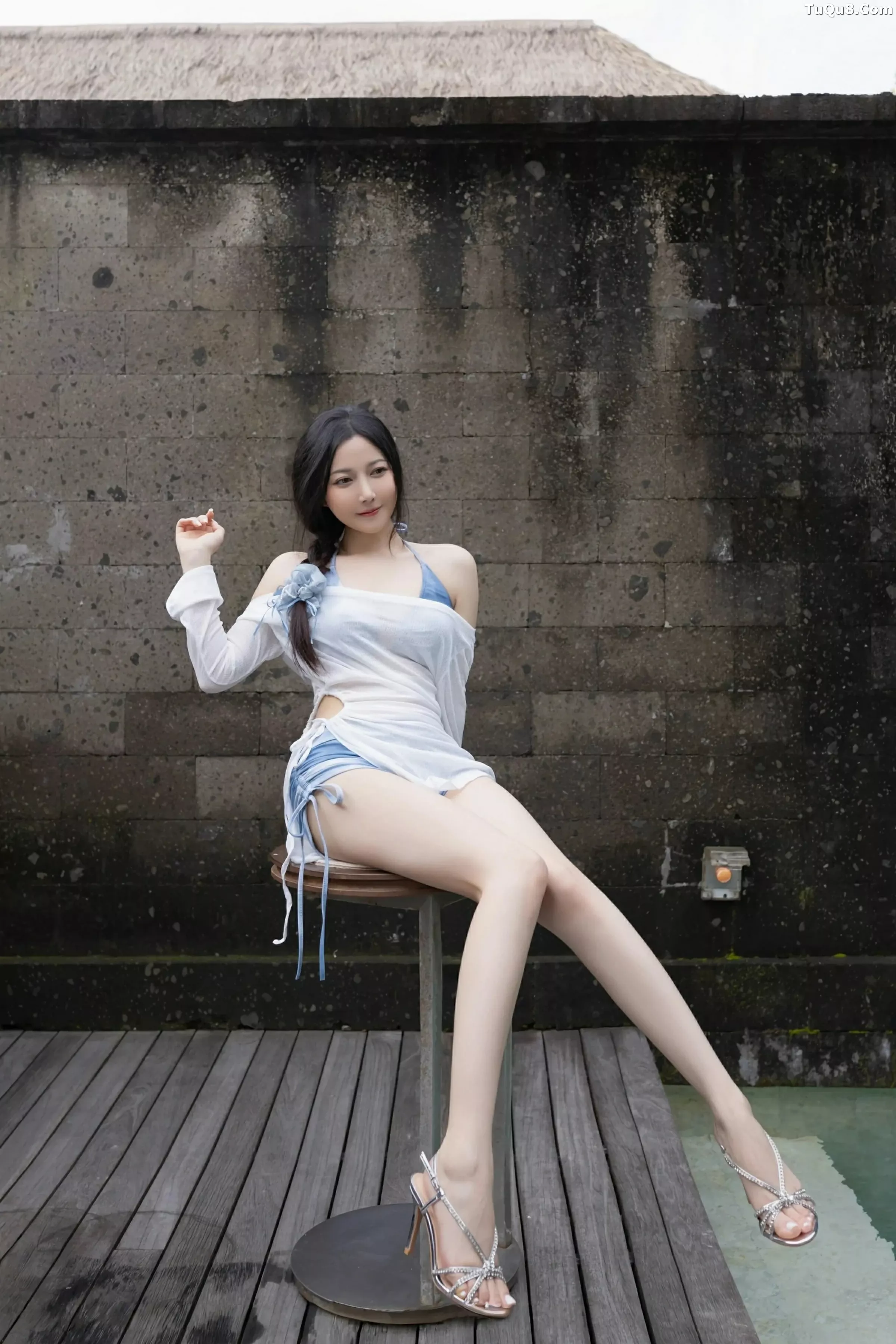 [XiuRen]高清写真图 2025.06.06 No.10377 鱼子酱Fish 蓝色比基尼