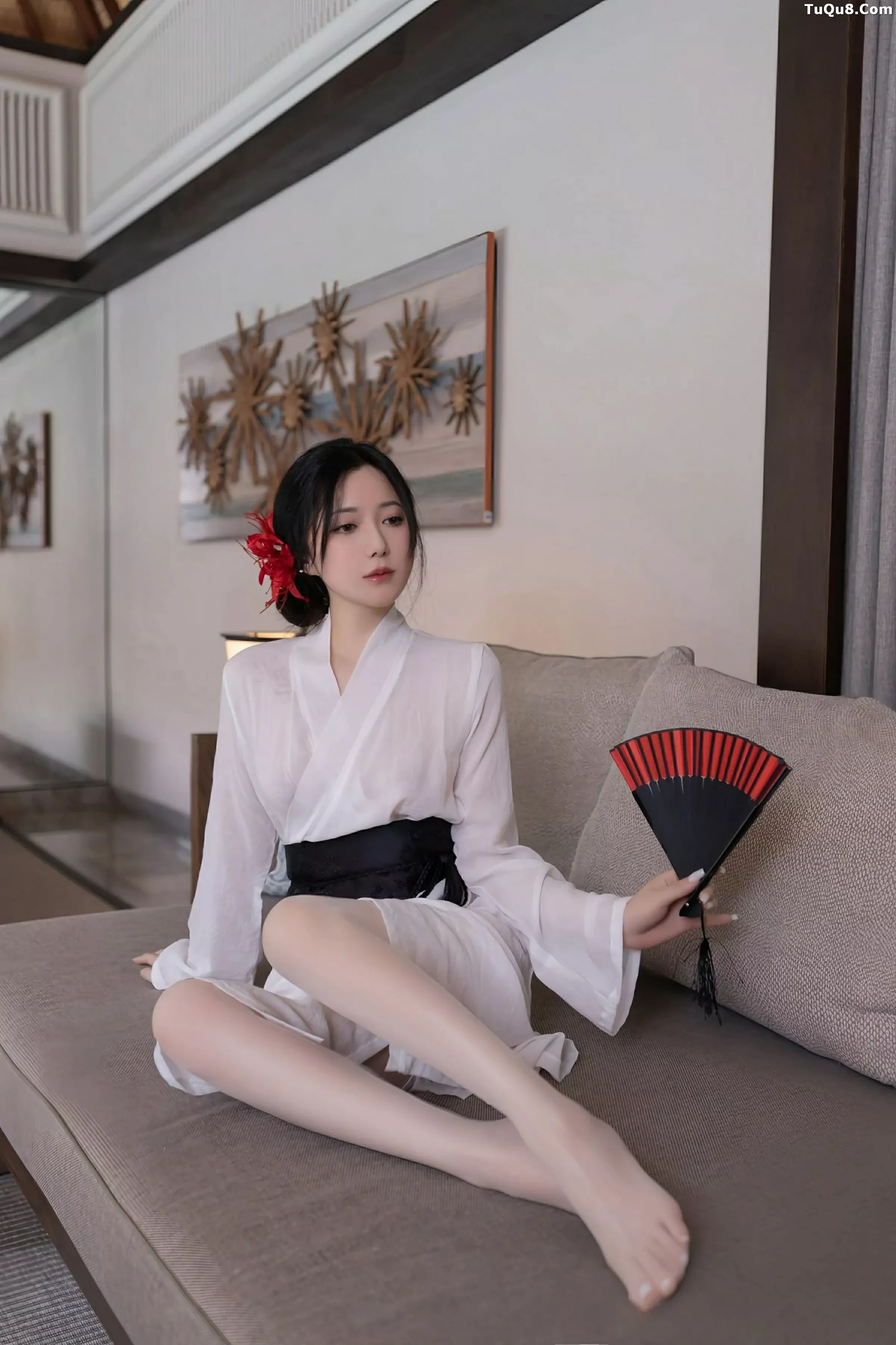 [XiuRen]高清写真图 2025.07.04 No.10514 鱼子酱Fish 白色丝袜