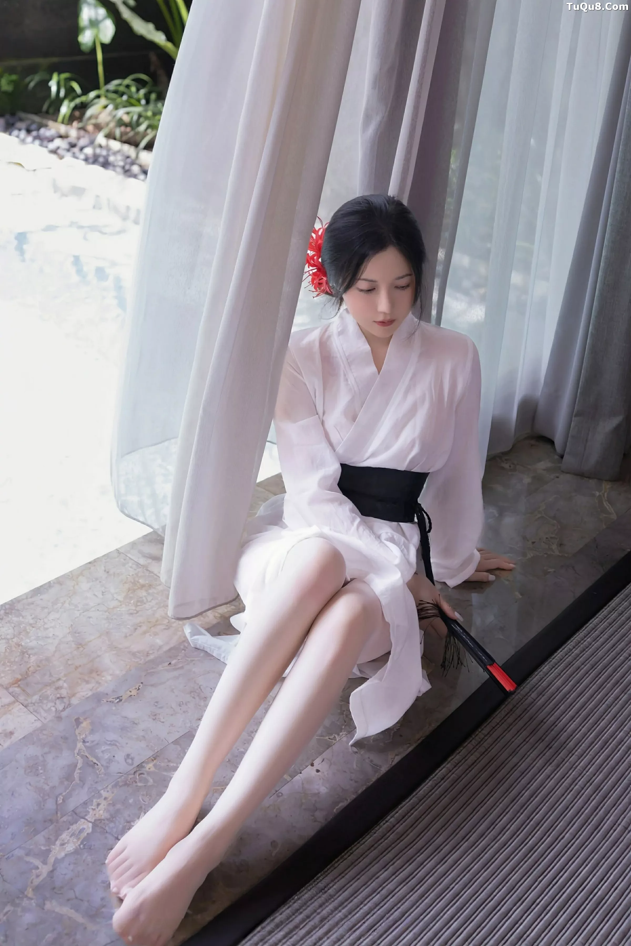 [XiuRen]高清写真图 2025.07.04 No.10514 鱼子酱Fish 白色丝袜