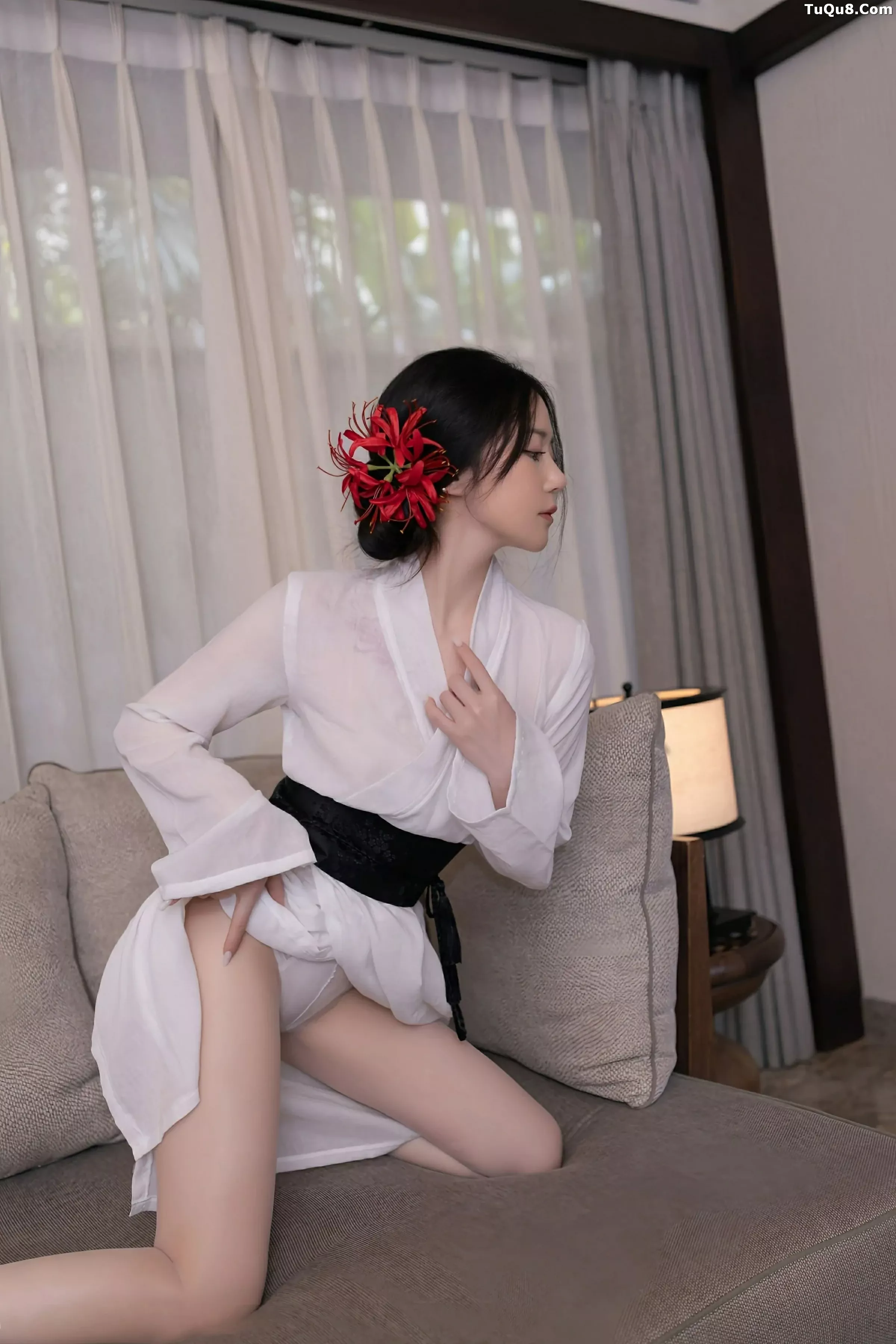 [XiuRen]高清写真图 2025.07.04 No.10514 鱼子酱Fish 白色丝袜
