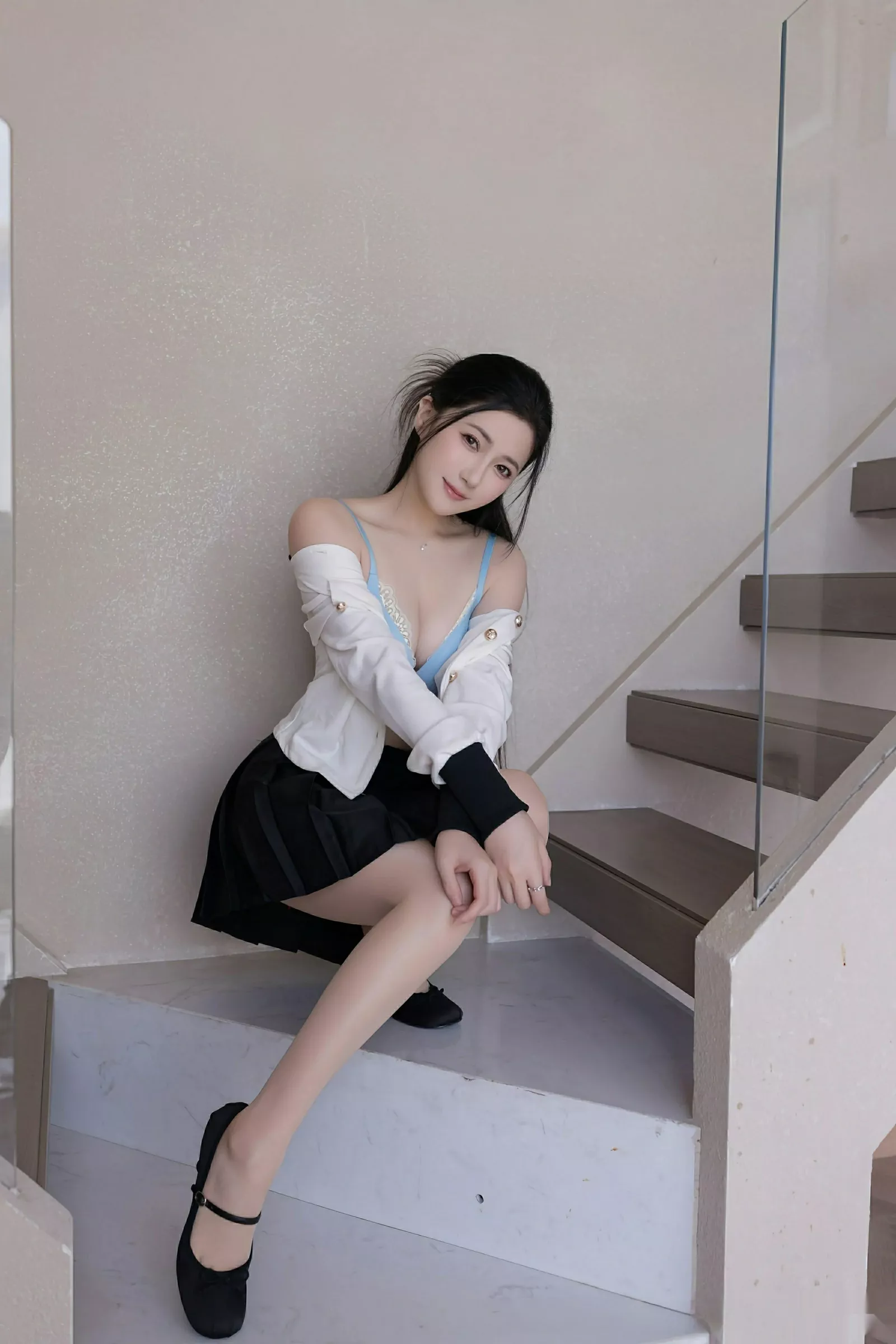 [XiuRen]高清写真图 2025.08.01 No.10615 鱼子酱Fish 肉色丝袜