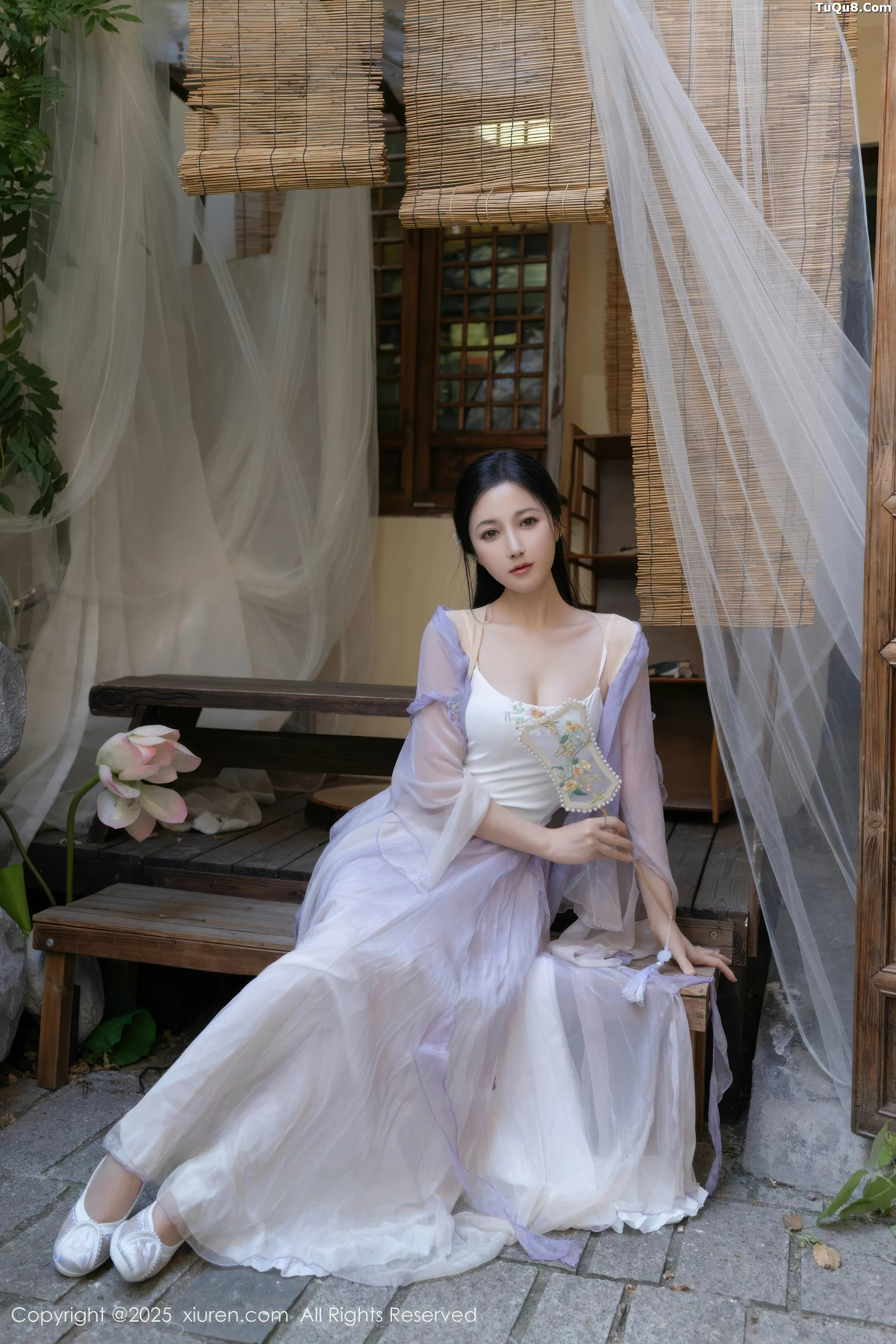 [XiuRen]高清写真图 2025.09.05 No.10737 鱼子酱Fish 紫色连衣裙
