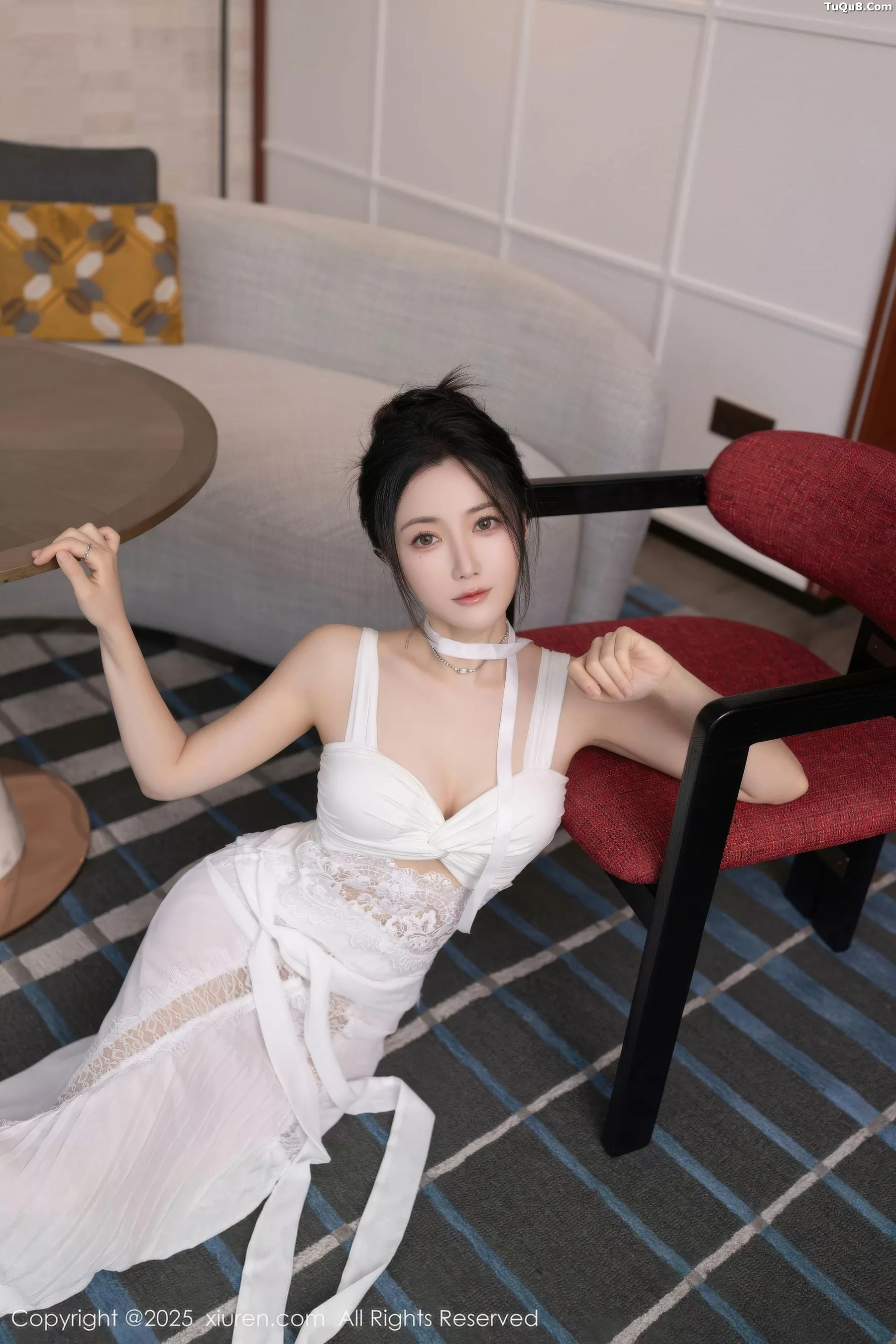 [XiuRen]高清写真图 2025.10.24 No.10911 鱼子酱Fish 无内肉丝