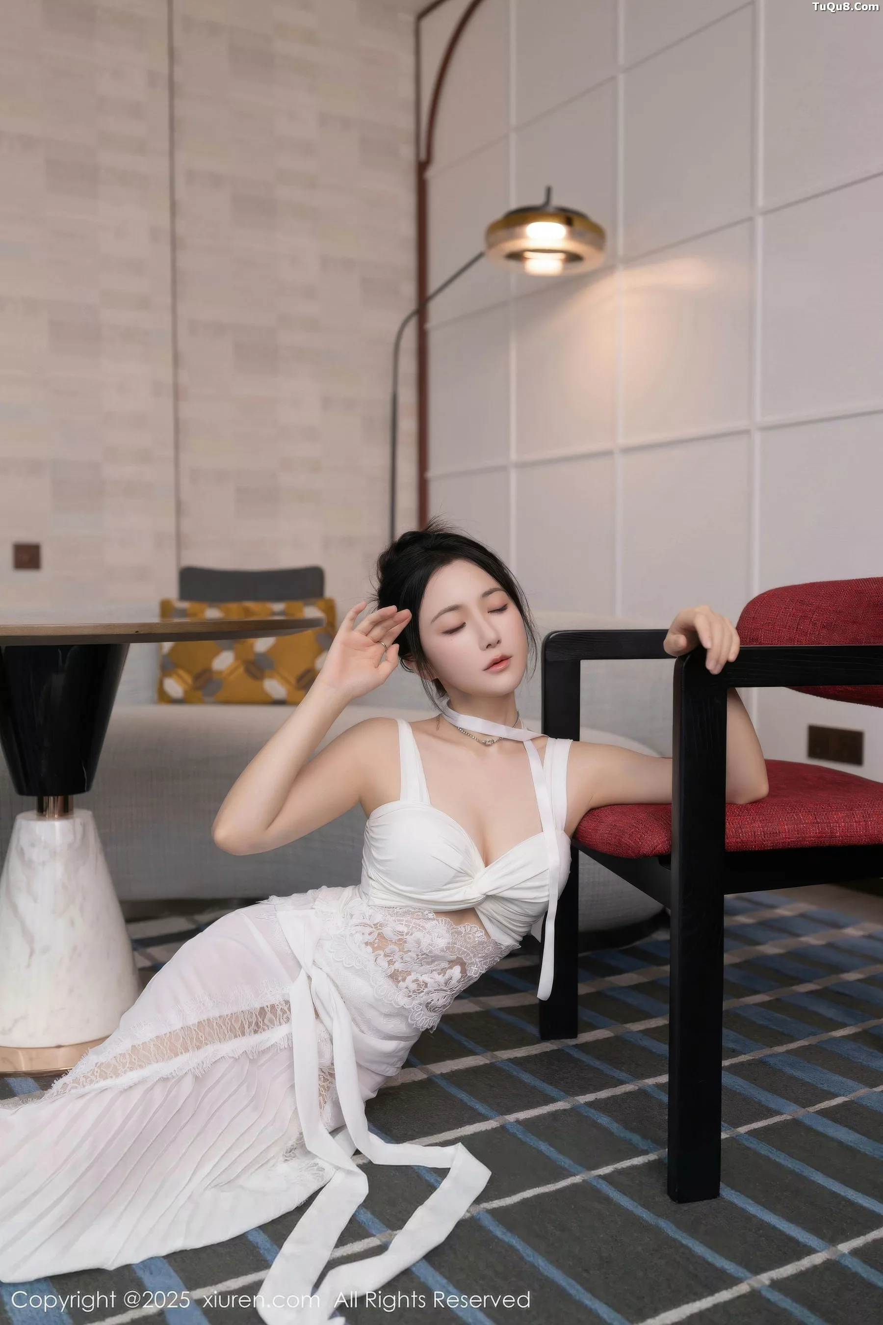 [XiuRen]高清写真图 2025.10.24 No.10911 鱼子酱Fish 无内肉丝