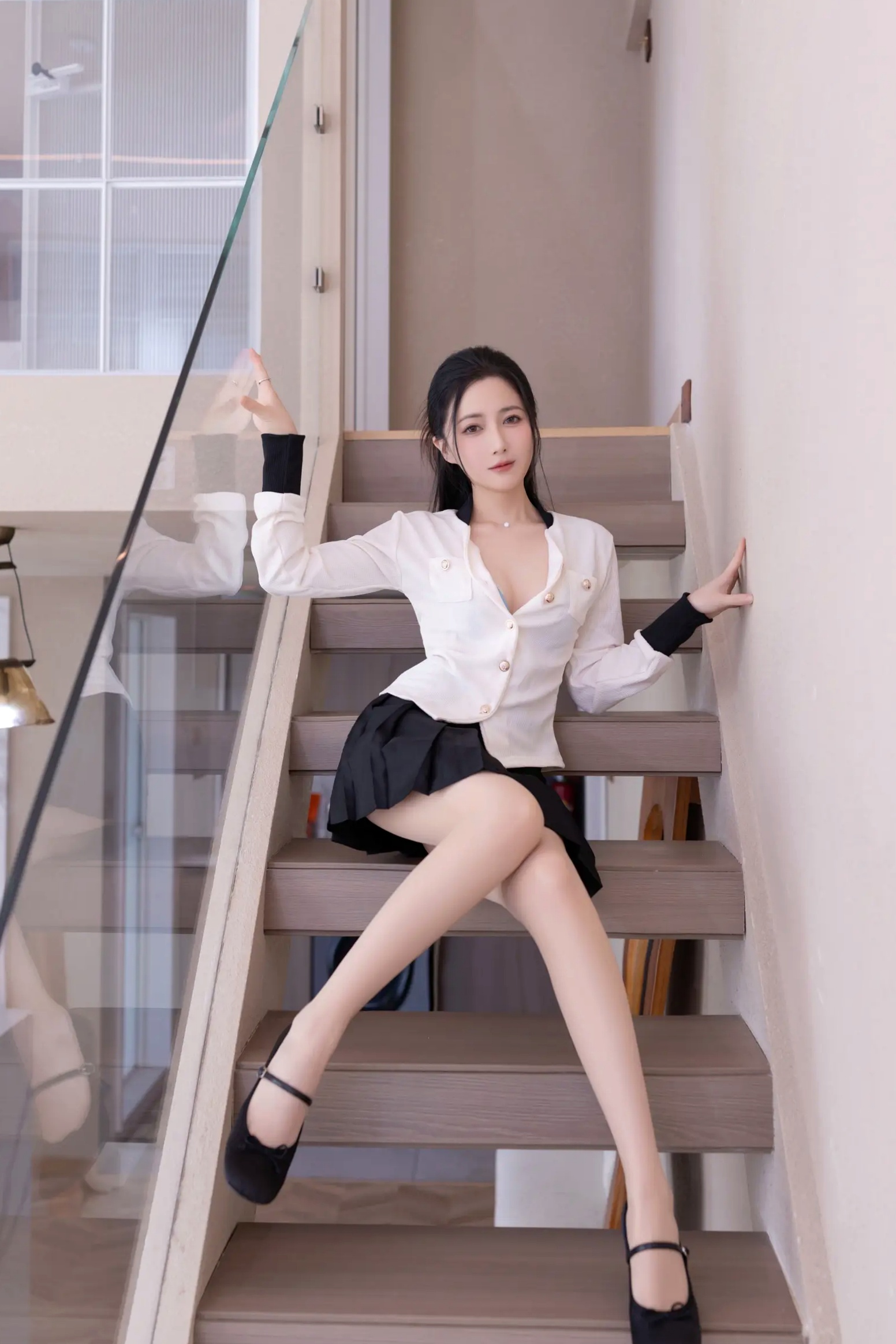 [XR] 鱼子酱Fish 《姐姐》私房写真，居家职业装御姐优雅诱惑，曼妙身姿[121P]