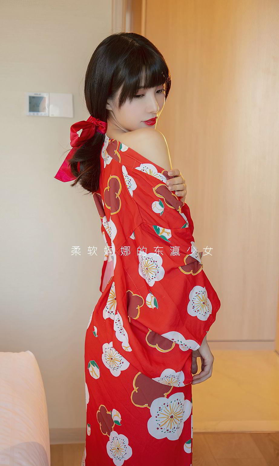 猫猫多情的猫咪 婀娜多姿的日式少女