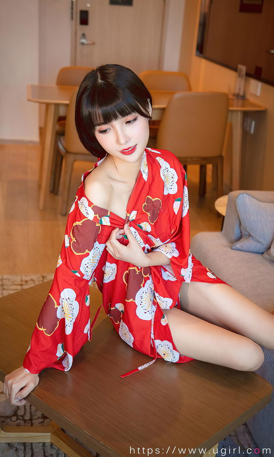 猫猫多情的猫咪 婀娜多姿的日式少女