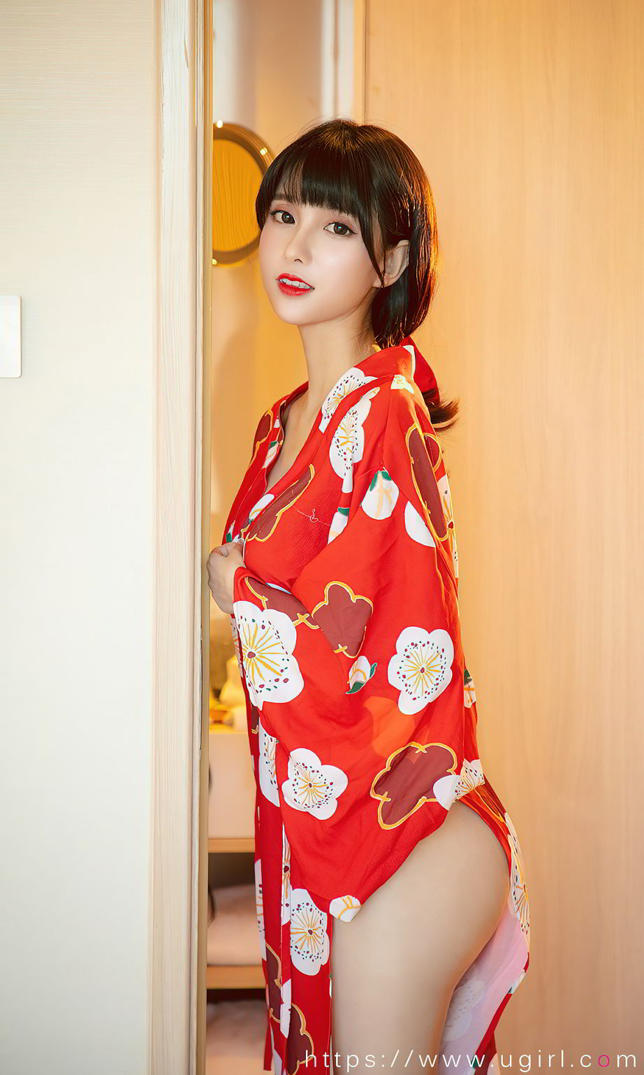 猫猫多情的猫咪 婀娜多姿的日式少女
