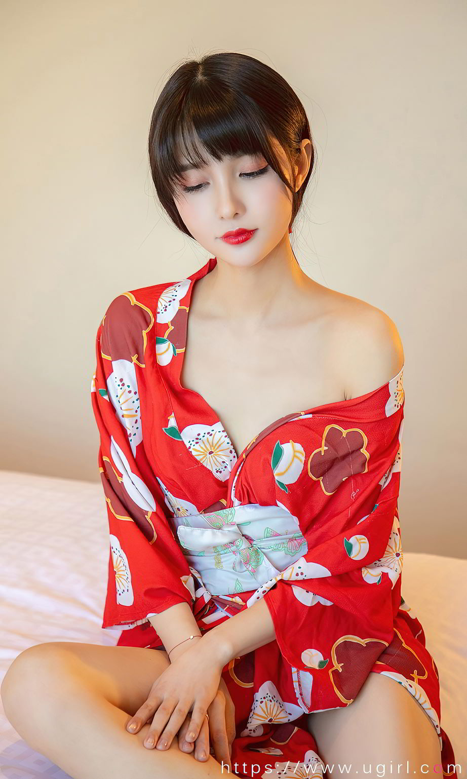 猫猫多情的猫咪 婀娜多姿的日式少女
