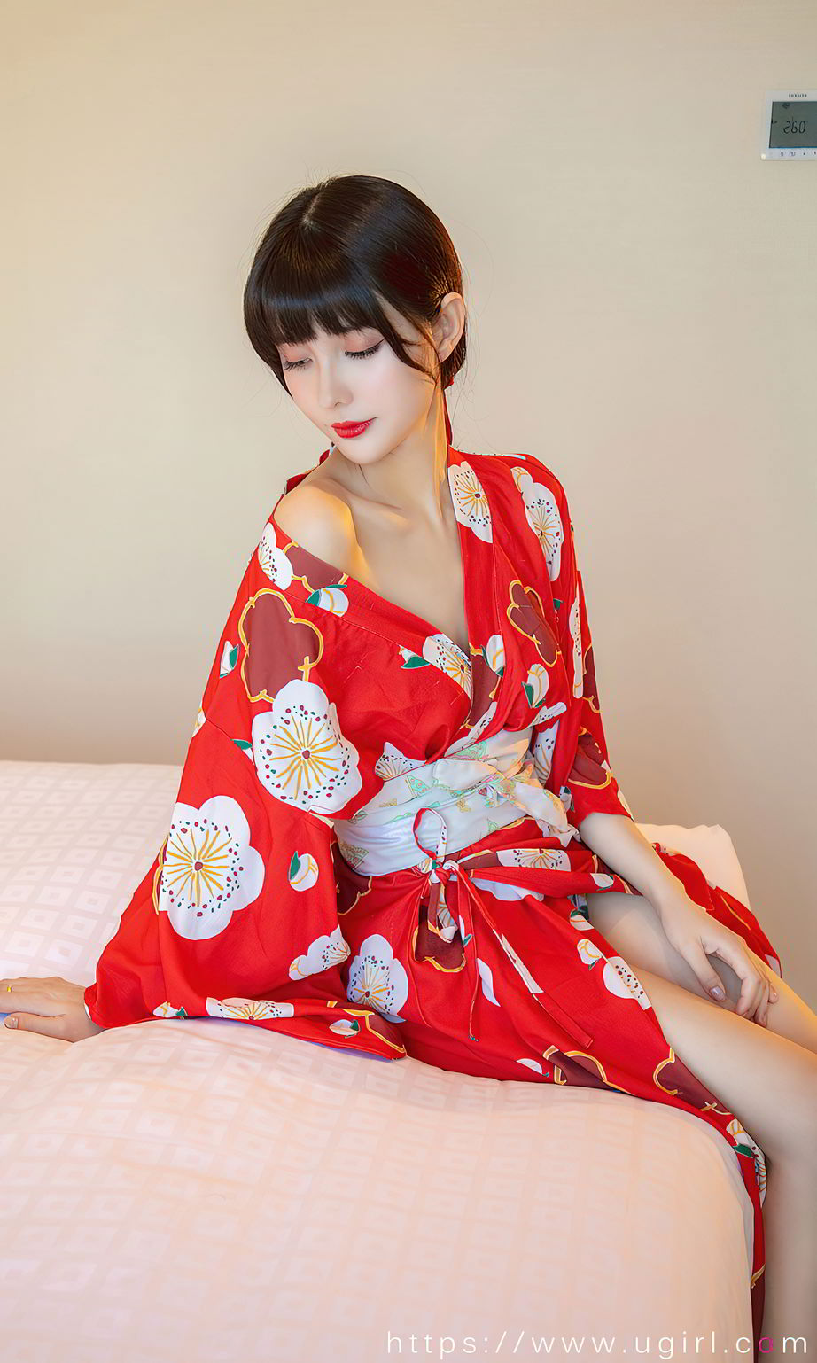 猫猫多情的猫咪 婀娜多姿的日式少女
