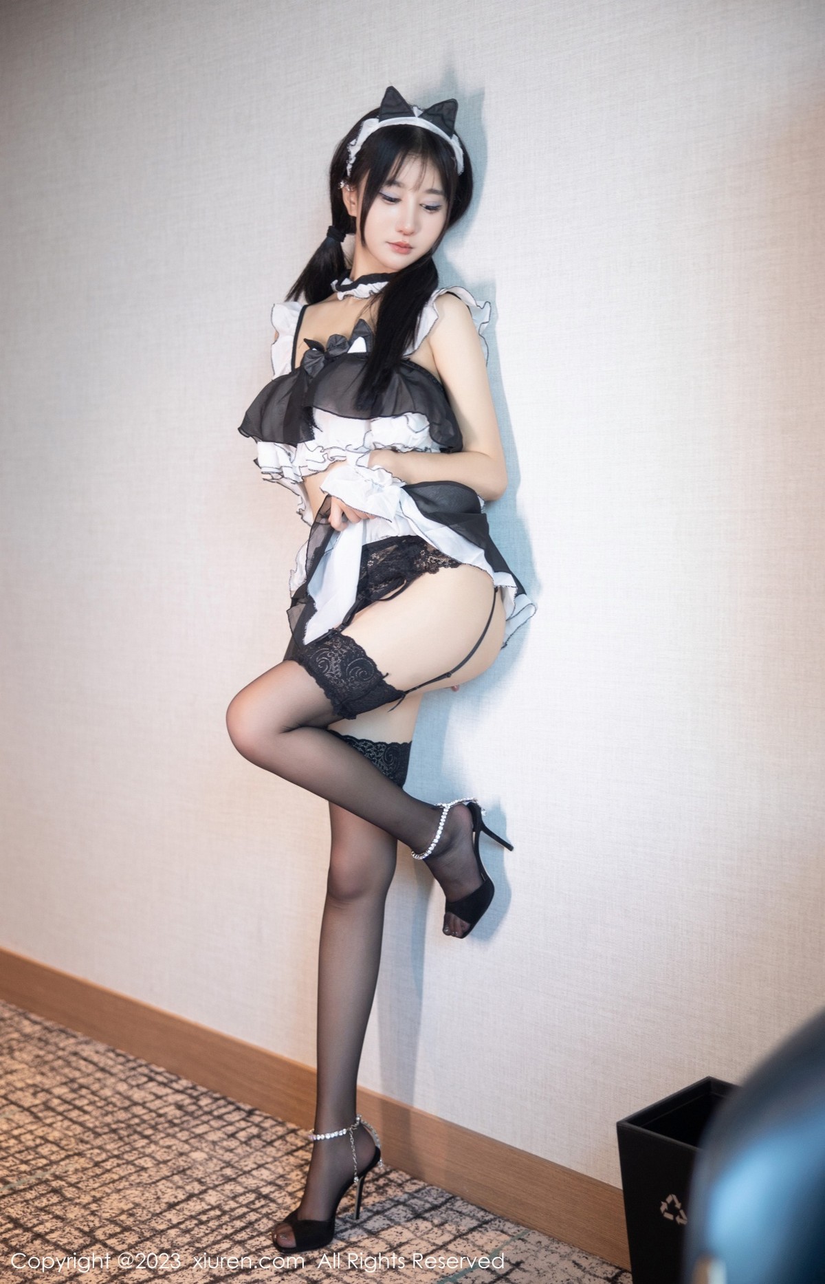 [XiuRen]高清写真图 2023.05.24 No.6795 小果冻儿 黑丝美腿