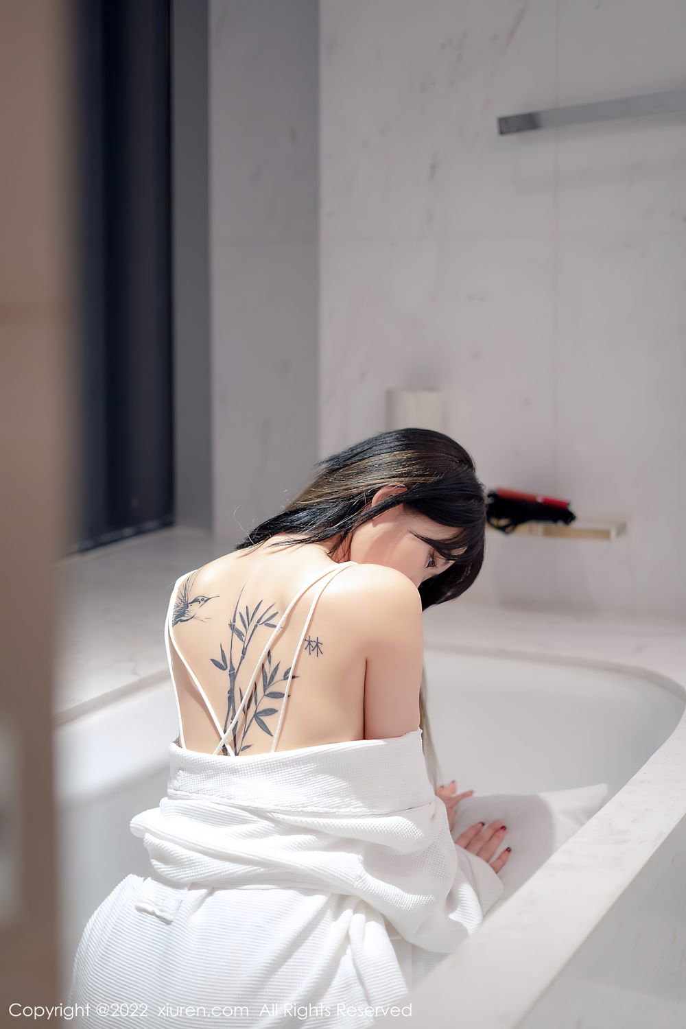 [XiuRen]高清写真图 2022.02.21 No.4611 奶瓶.