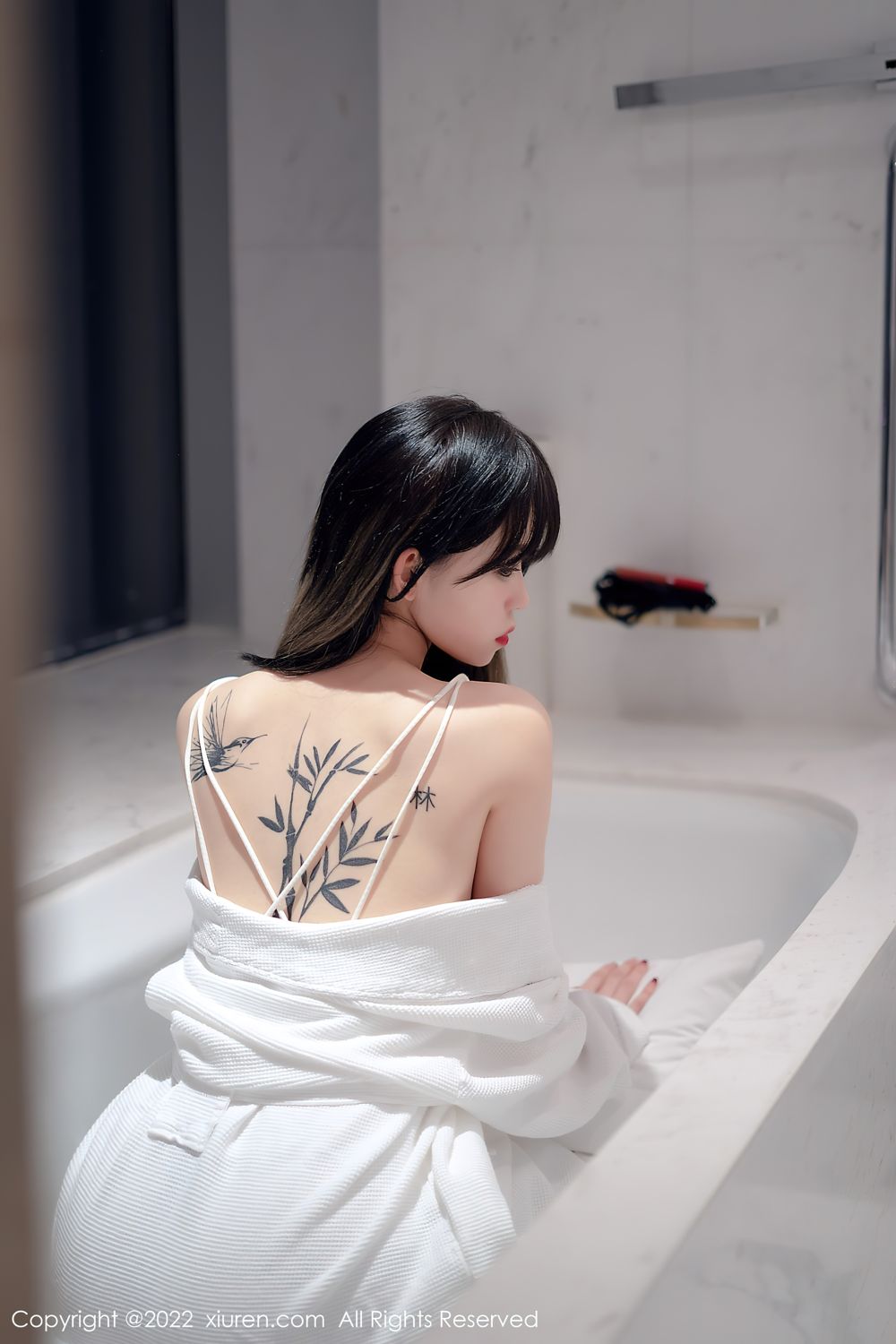 [XiuRen]高清写真图 2022.02.21 No.4611 奶瓶.