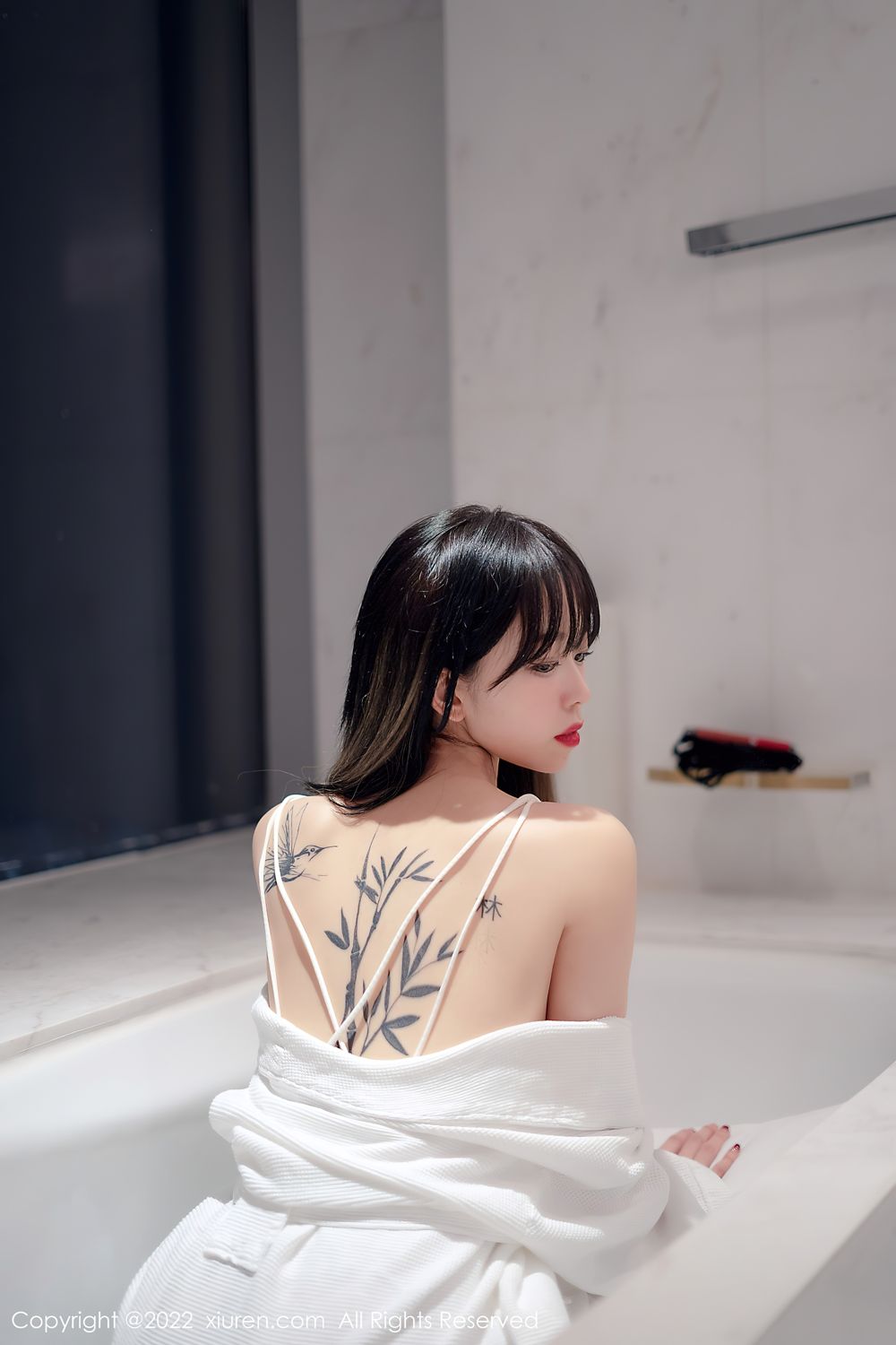 [XiuRen]高清写真图 2022.02.21 No.4611 奶瓶.