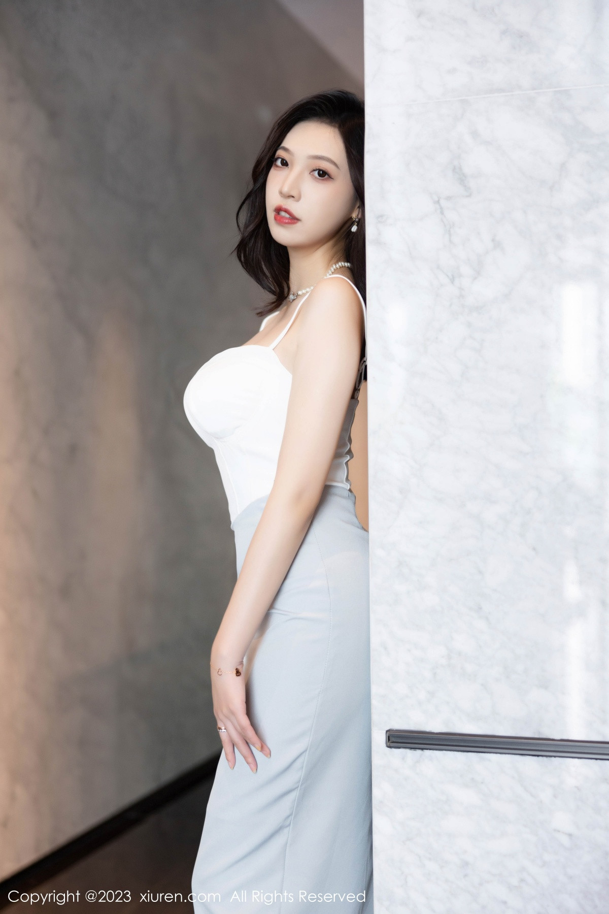 [XiuRen]高清写真图 2023.06.12 No.6898 郑颖姗Bev 丝袜美腿