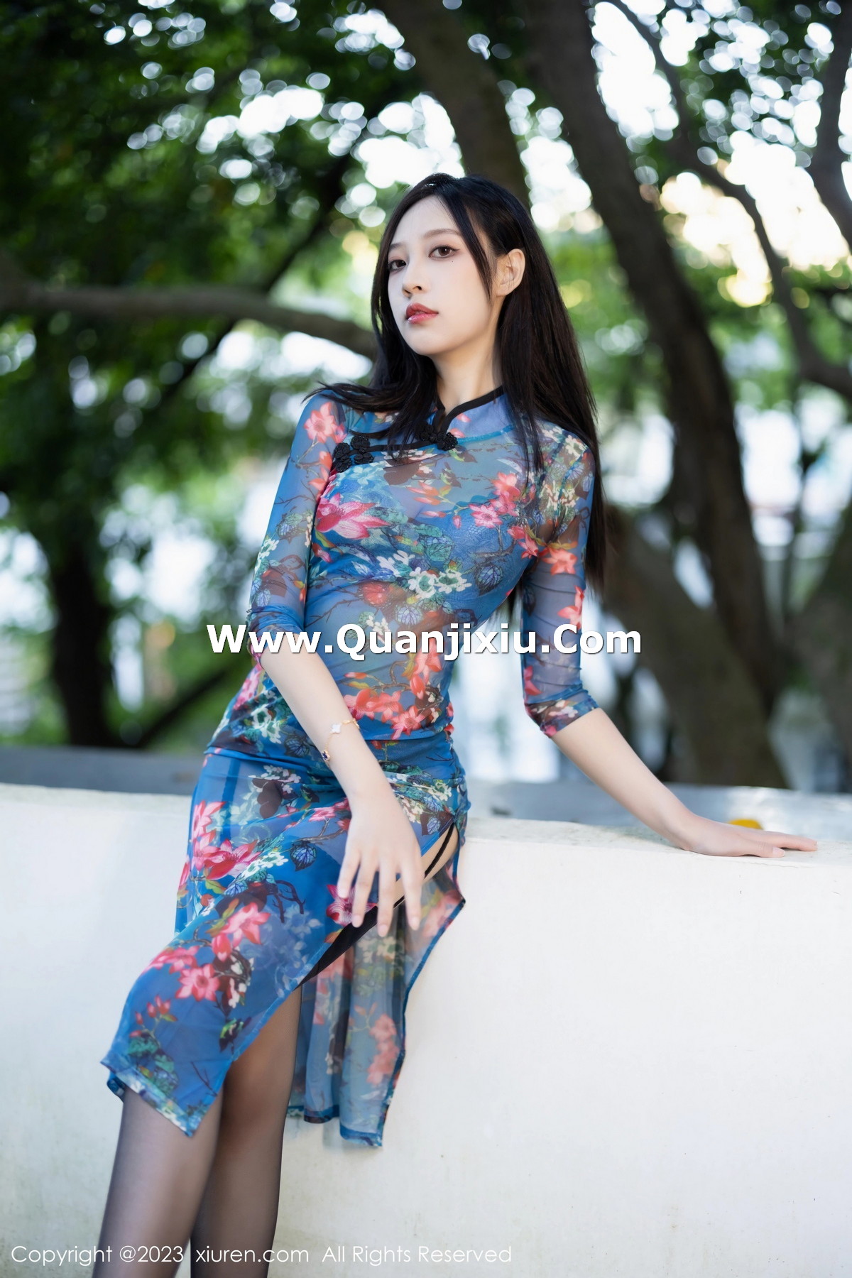 [XiuRen]高清写真图 2023.08.23 No.7271 郑颖姗Bev 旗袍美腿